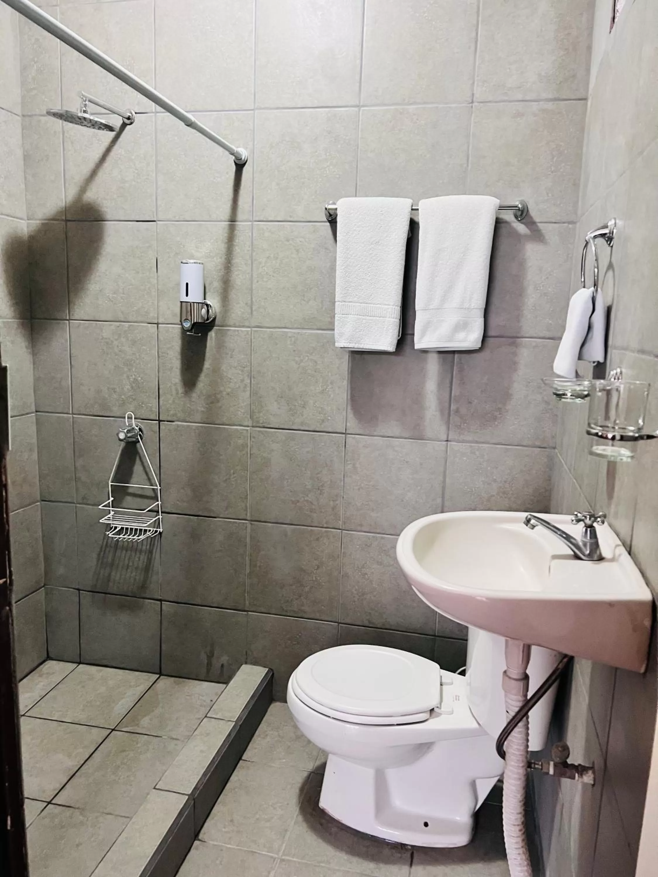 Bathroom in Hotel Adventure Lodge