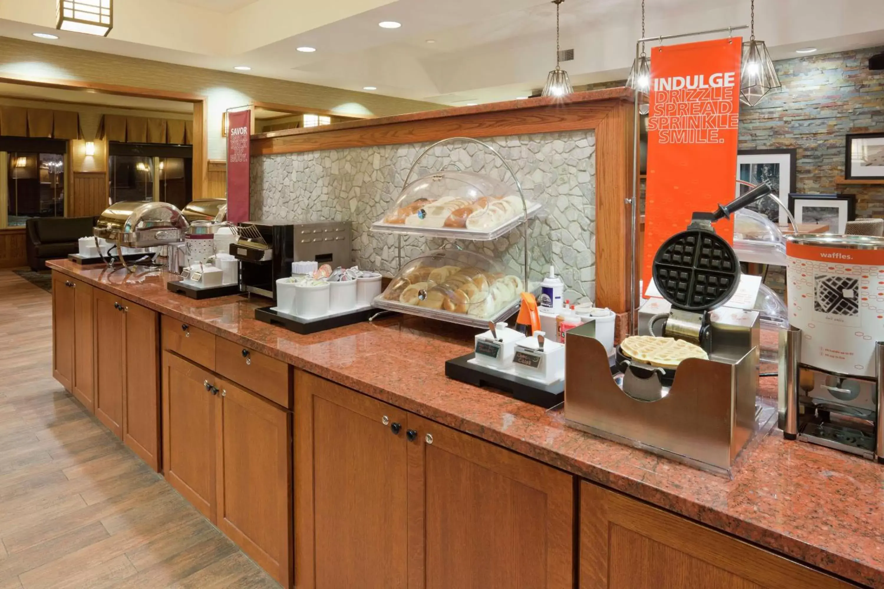 Dining area, Restaurant/Places to Eat in Hampton Inn Duluth-Canal Park