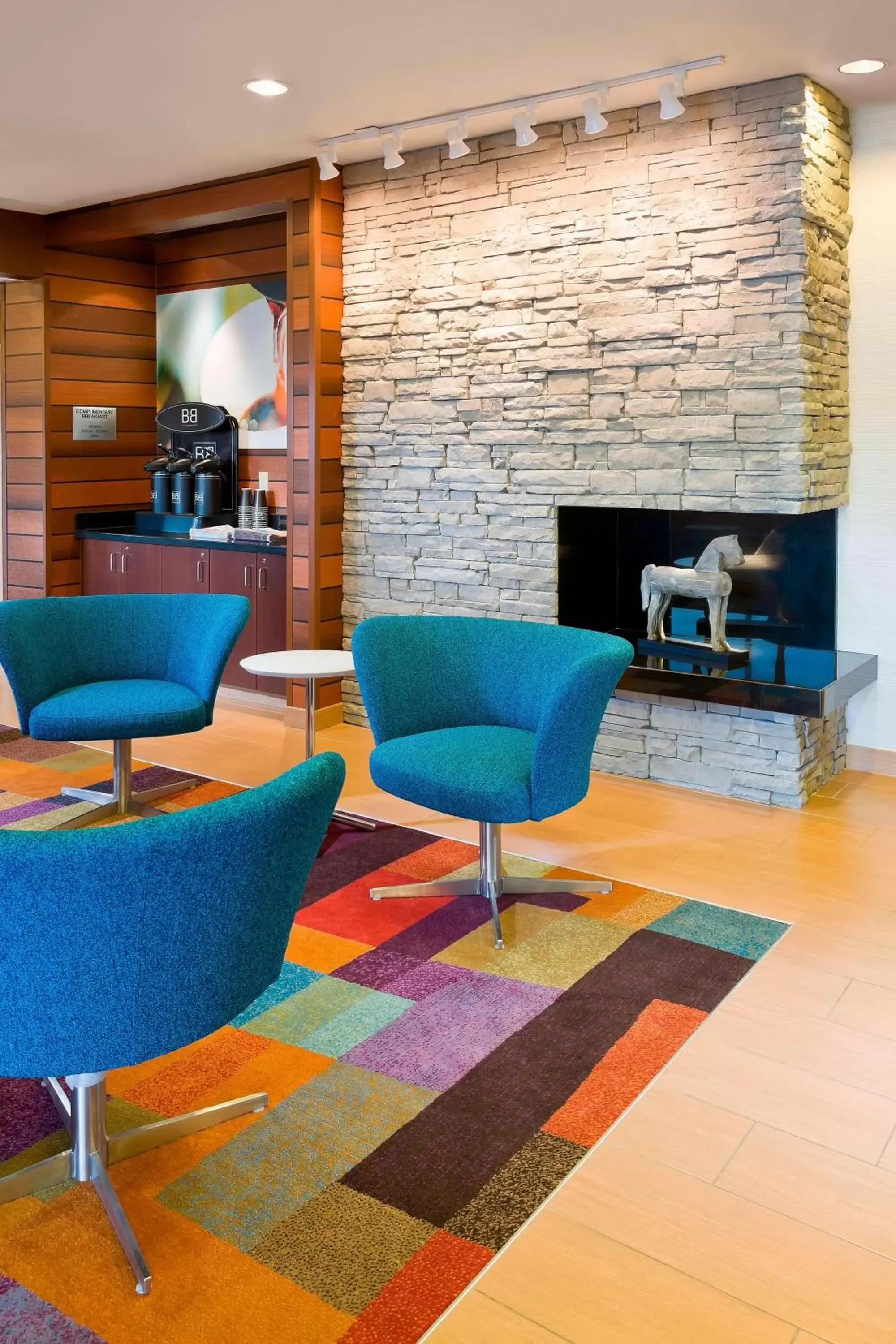 Lobby or reception, Seating Area in Fairfield Inn & Suites Kansas City Lee's Summit