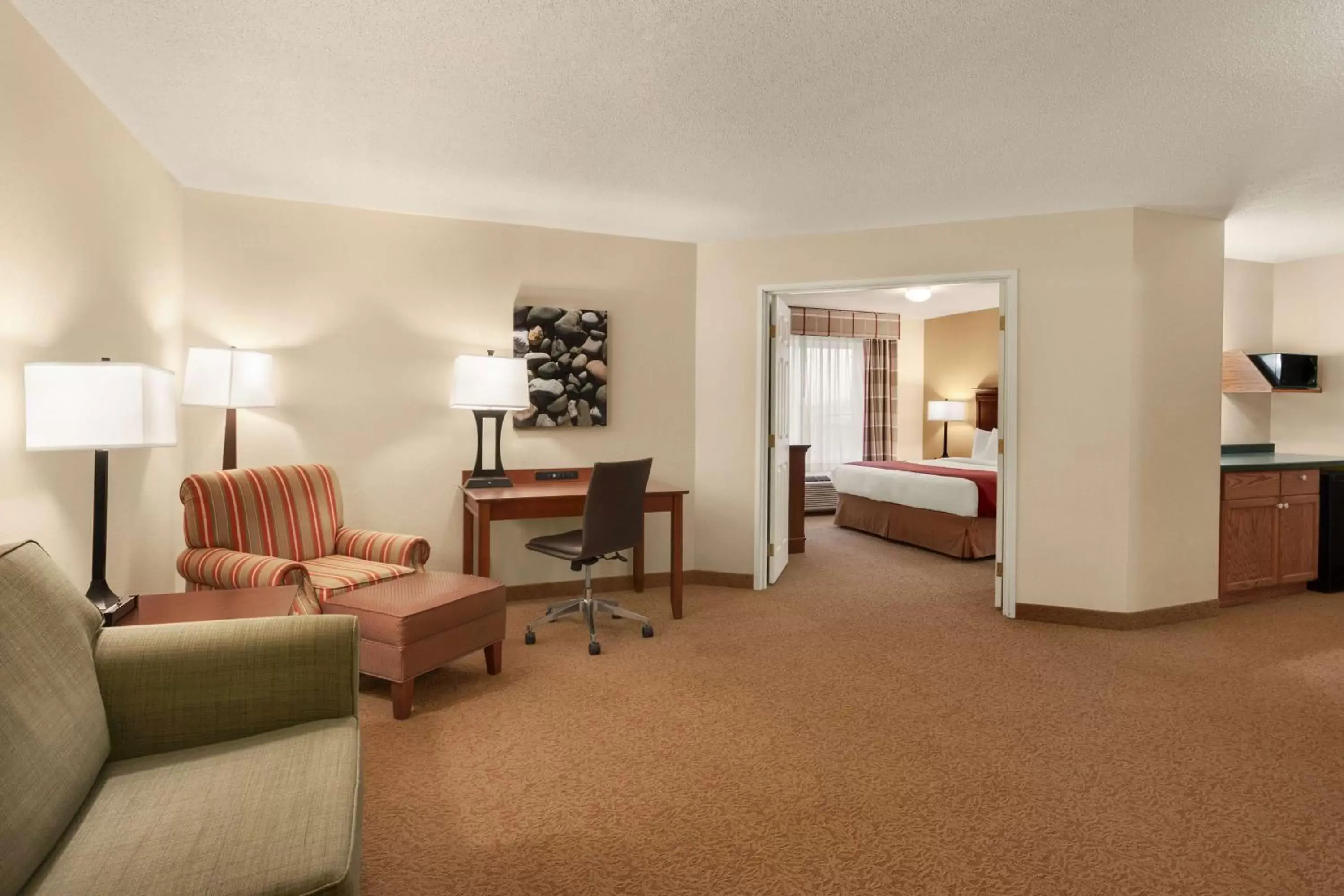 Photo of the whole room, Seating Area in Country Inn & Suites by Radisson, Ames, IA