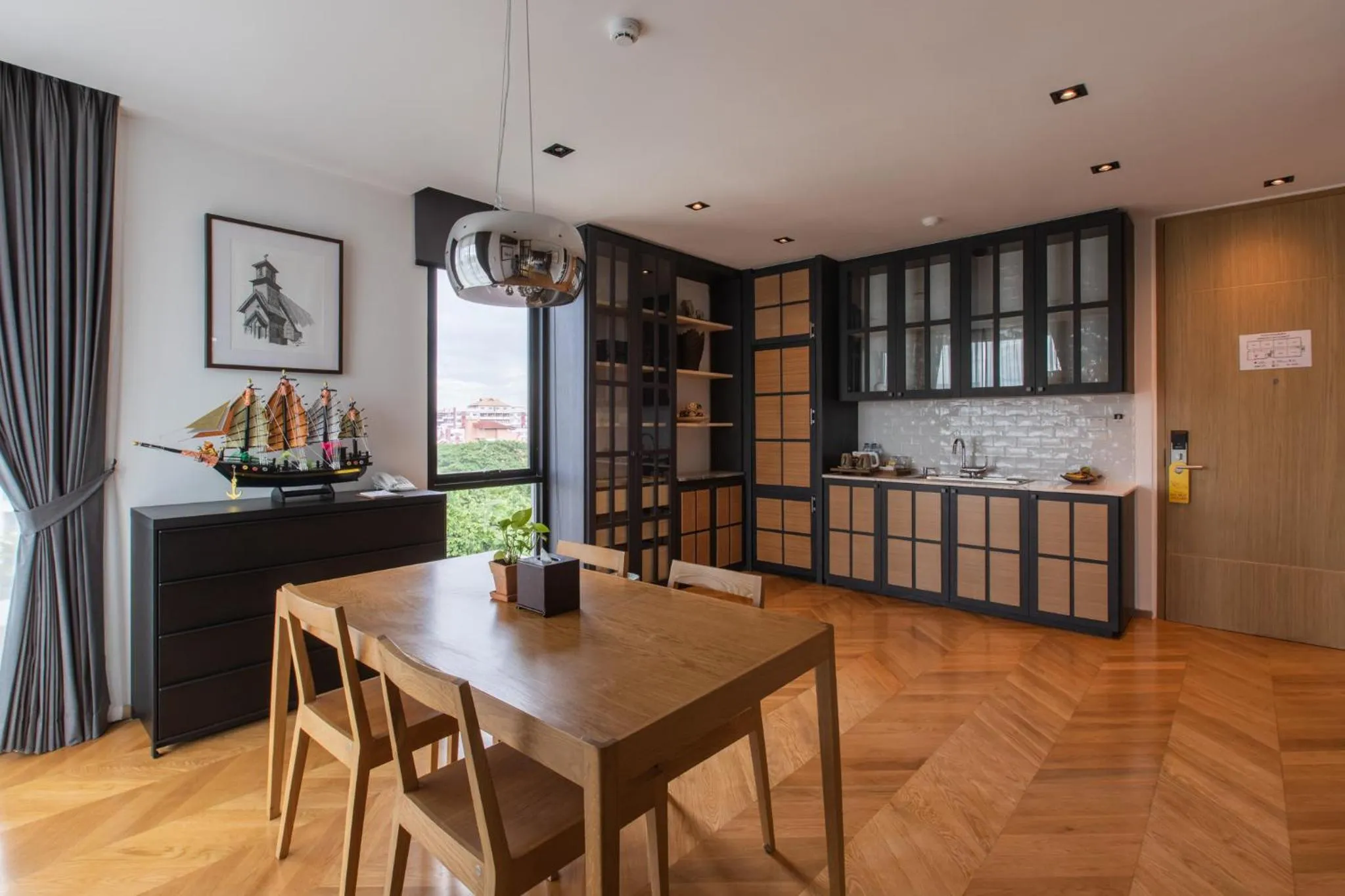 Dining area in Sanae' Hotel Nimman