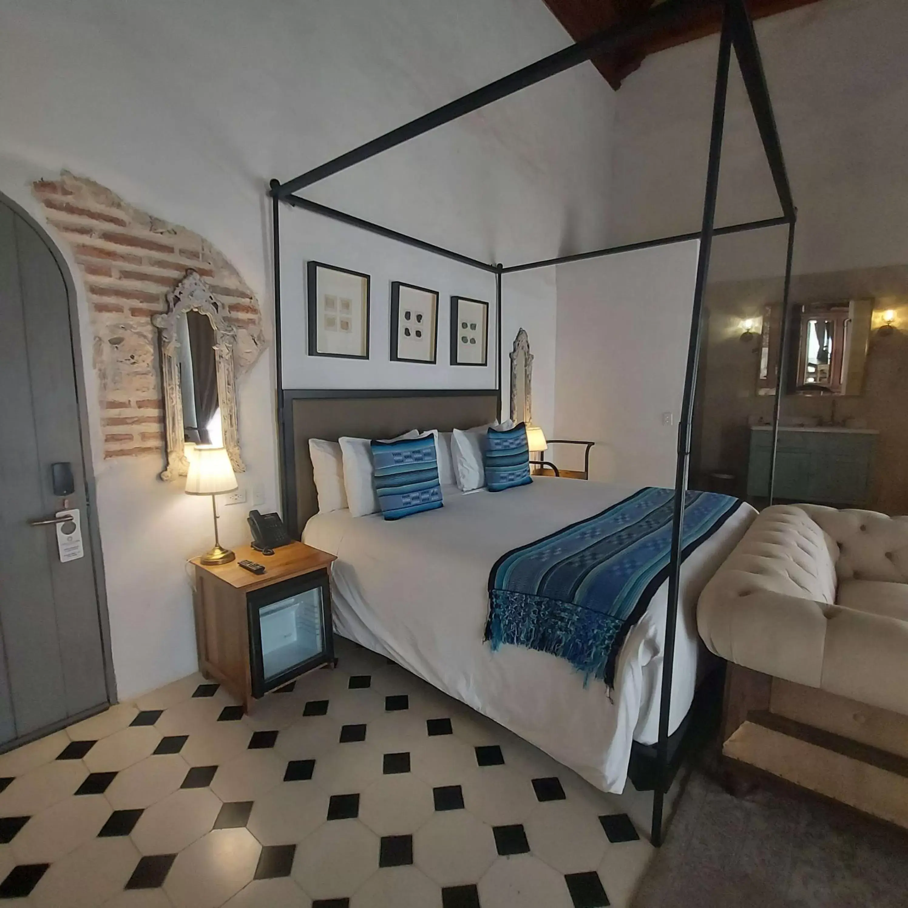 Photo of the whole room, Bed in Hotel Casa La Factoria by Faranda Boutique, a member of Radisson Individuals