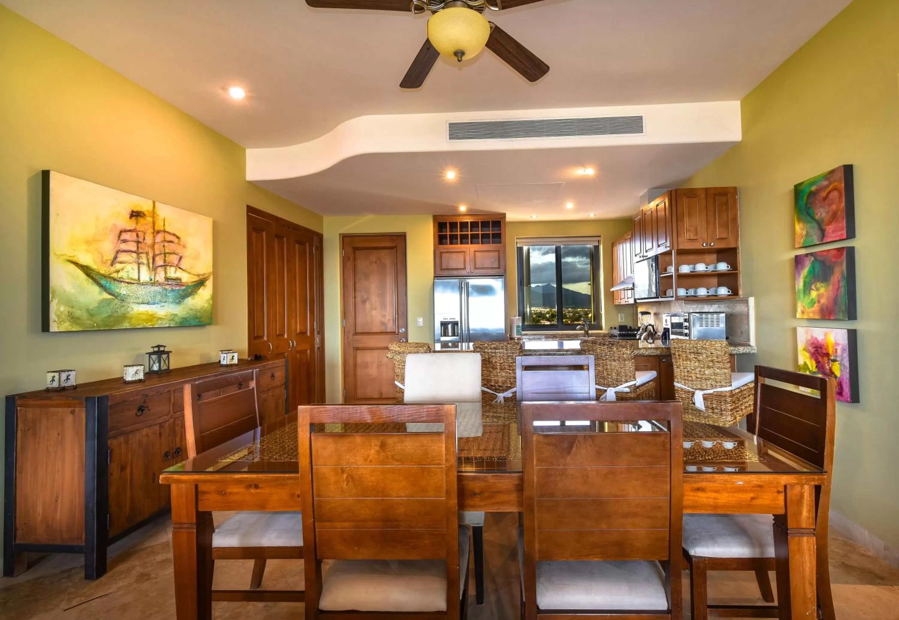 Kitchen or kitchenette in Alegranza Luxury Resort - All Master Suite