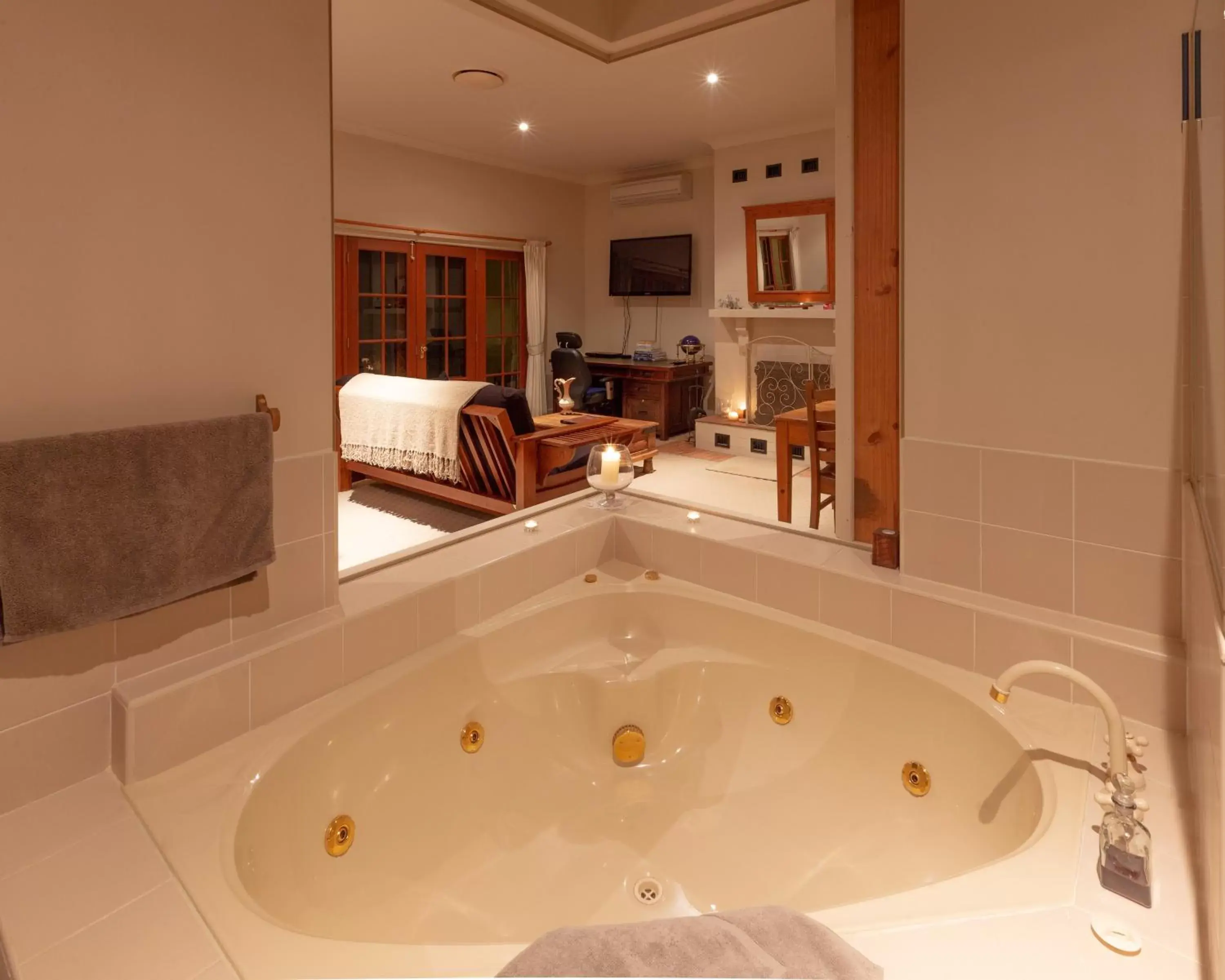 Hot Tub in Strathearn Park Lodge