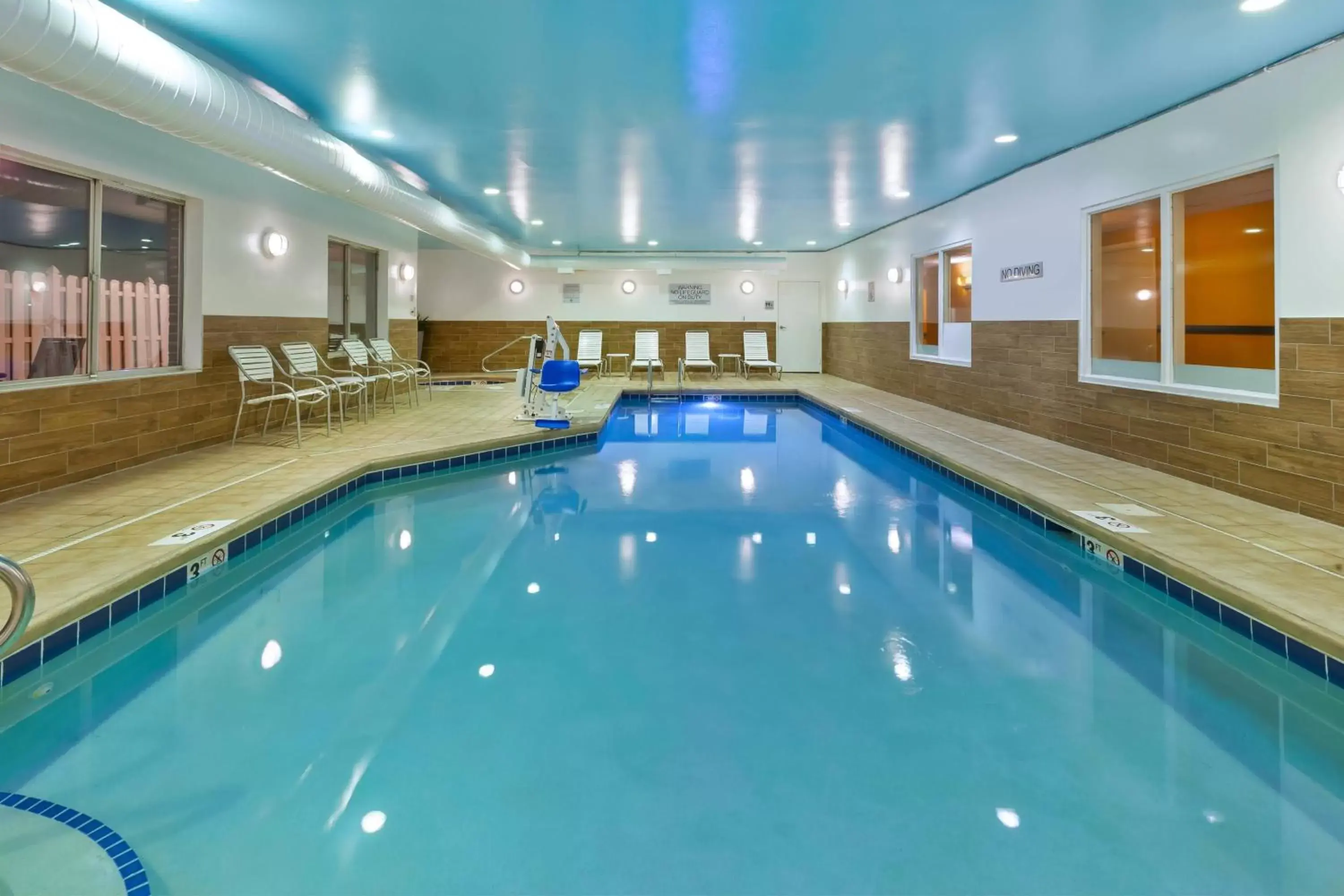 Swimming Pool in Fairfield Inn & Suites by Marriott Columbus East