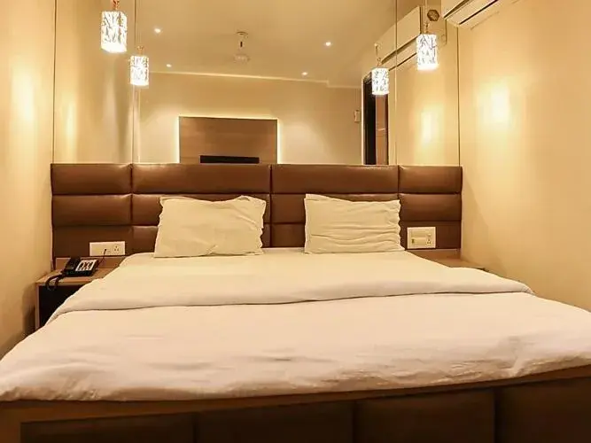 Bed in Solitaire Hotel
