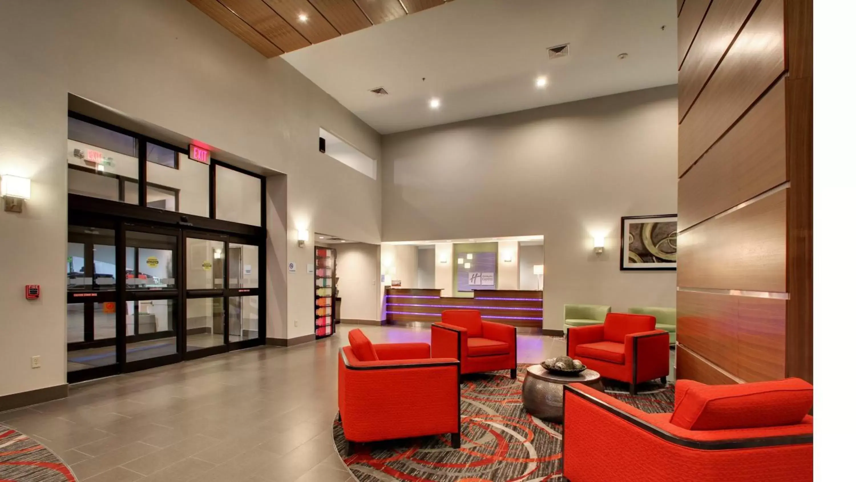 Property building, Lobby/Reception in Holiday Inn Express Hotel & Suites Meridian, an IHG Hotel
