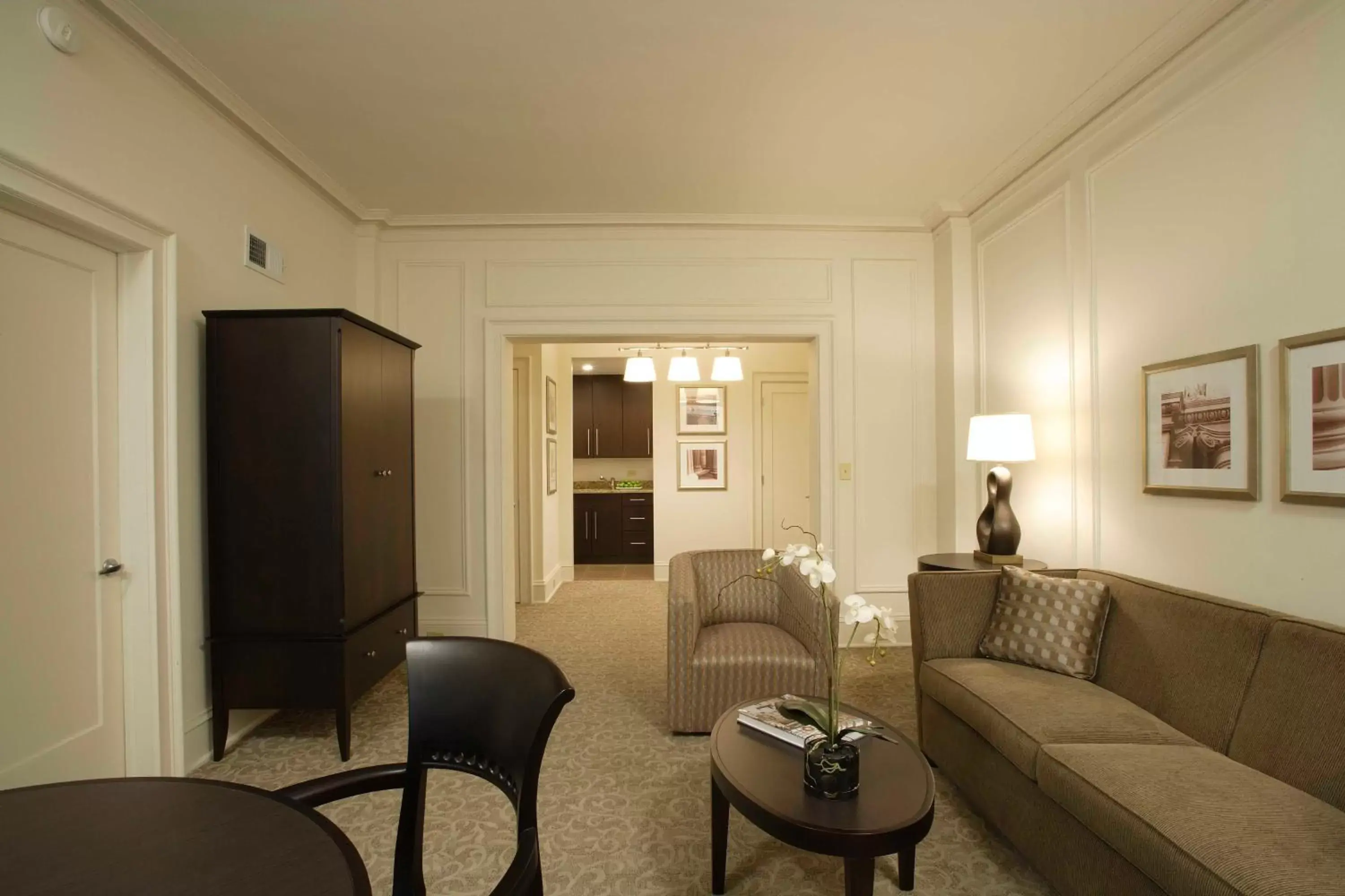 Living room, Seating Area in AKA Rittenhouse Square