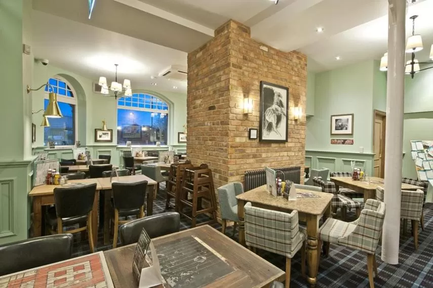 Restaurant/Places to Eat in The Queen Hotel Wetherspoon