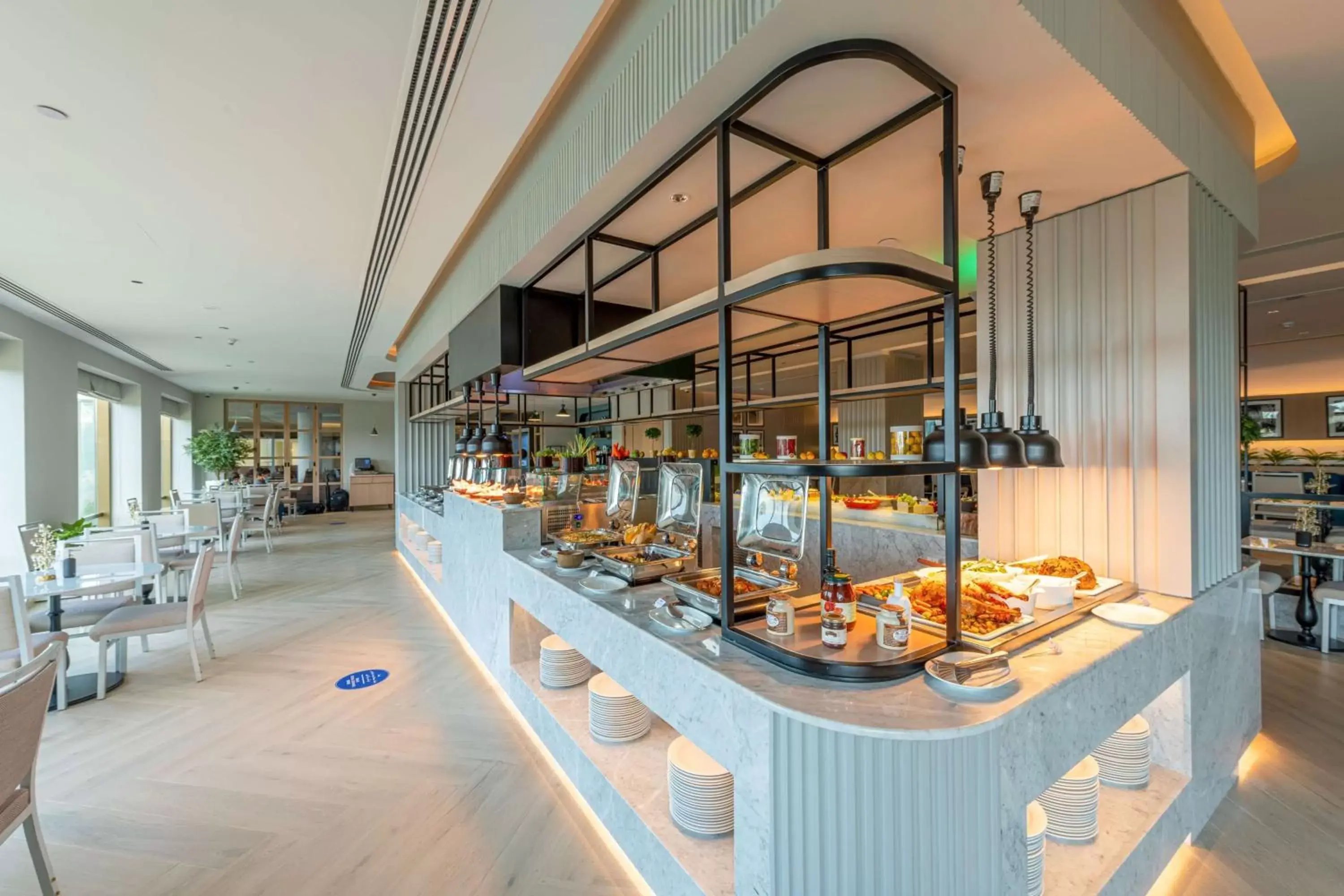 Restaurant/places to eat in Radisson Blu Hotel & Resort, Abu Dhabi Corniche