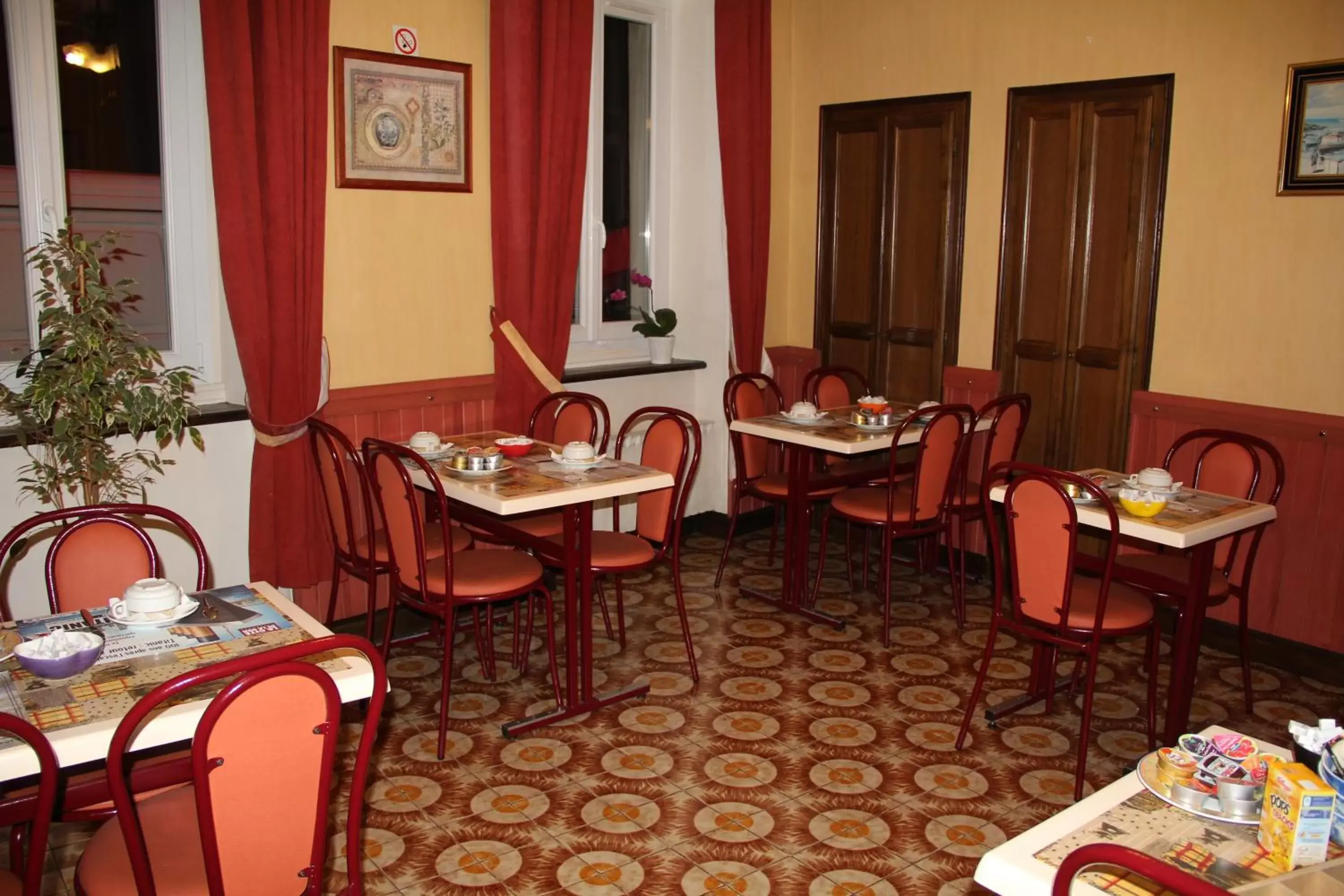 Restaurant/Places to Eat in Hotel Angleterre