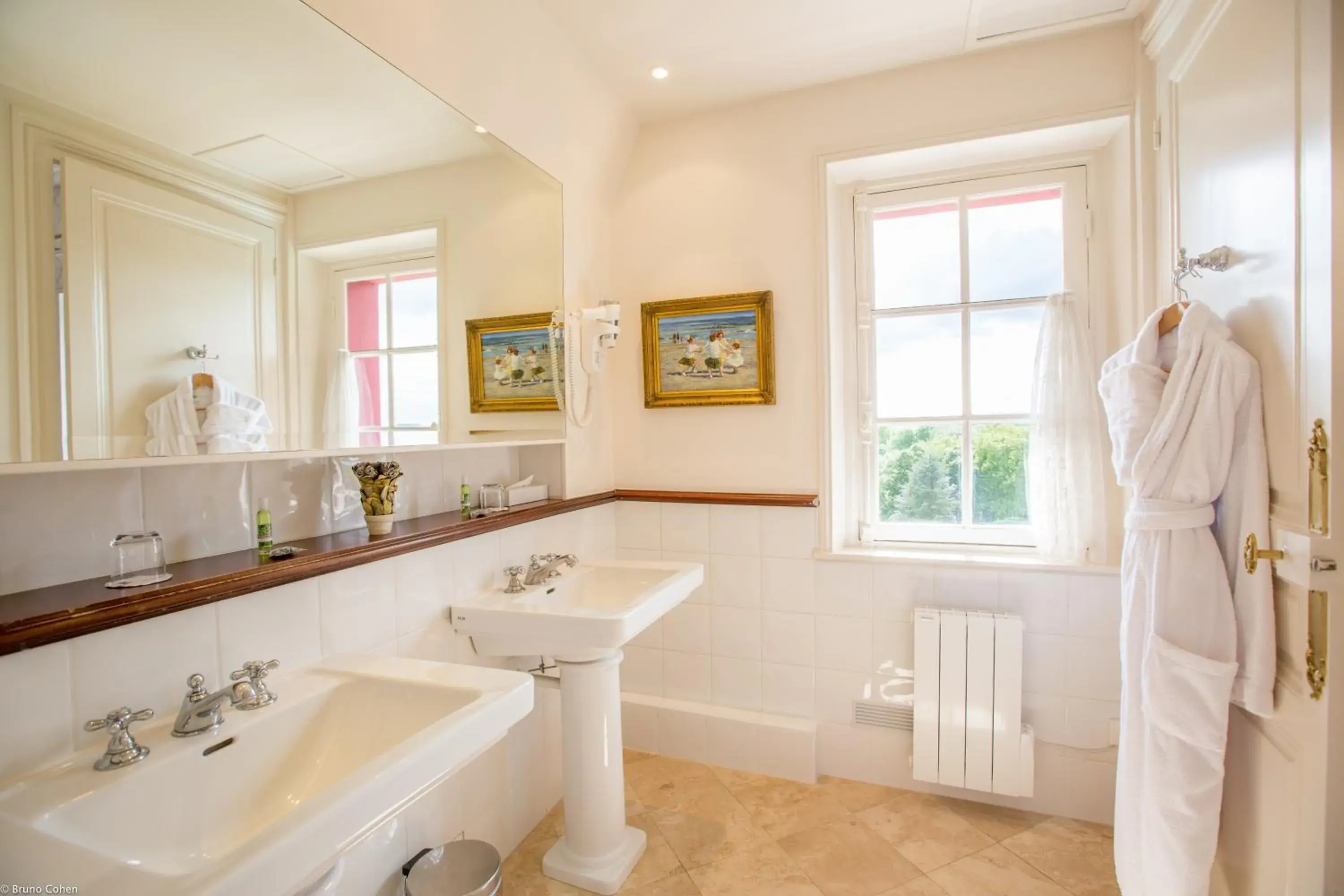 Bathroom in Le Château de la Tour