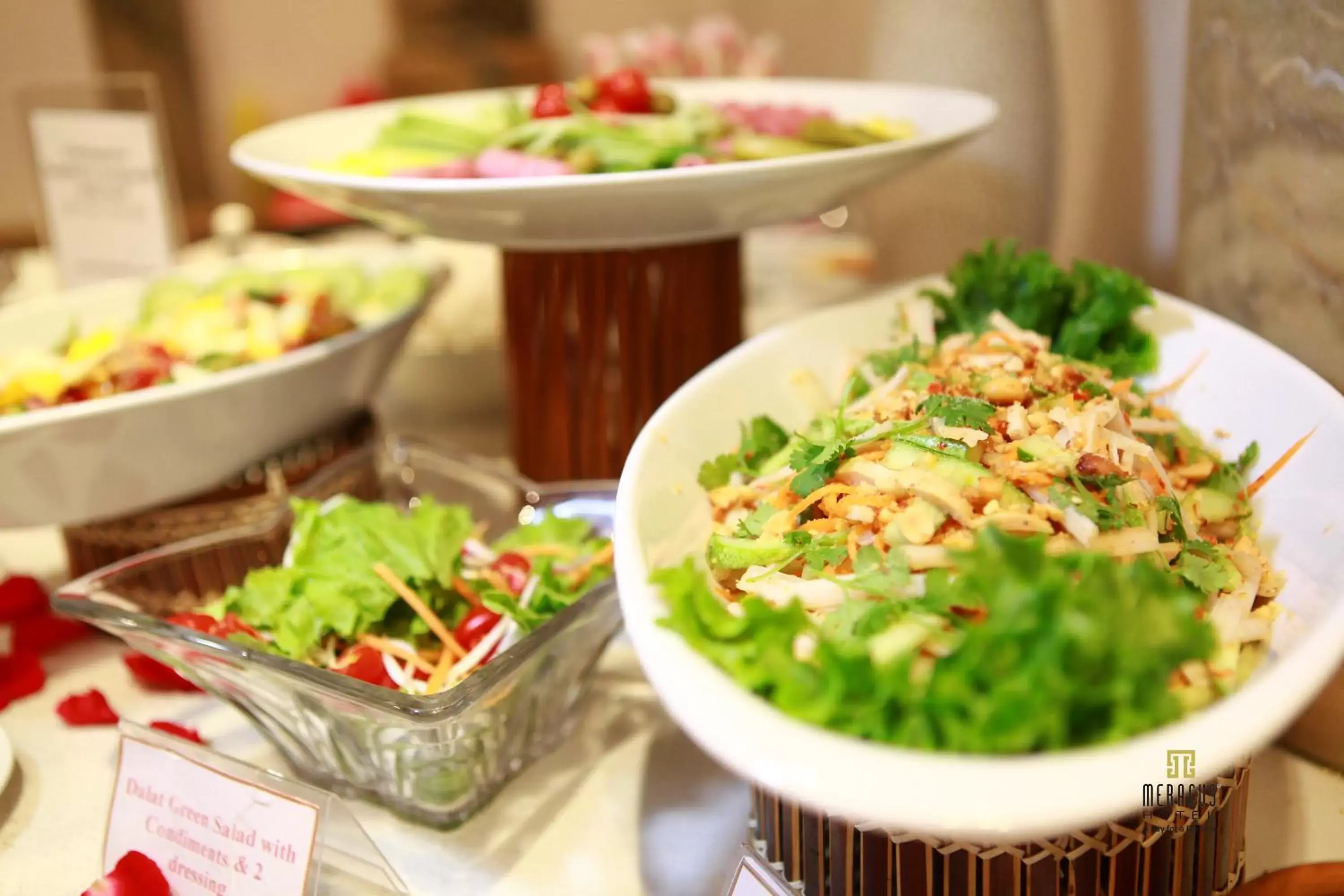Restaurant/places to eat, Lunch and Dinner in Hanoi Media Hotel & Spa