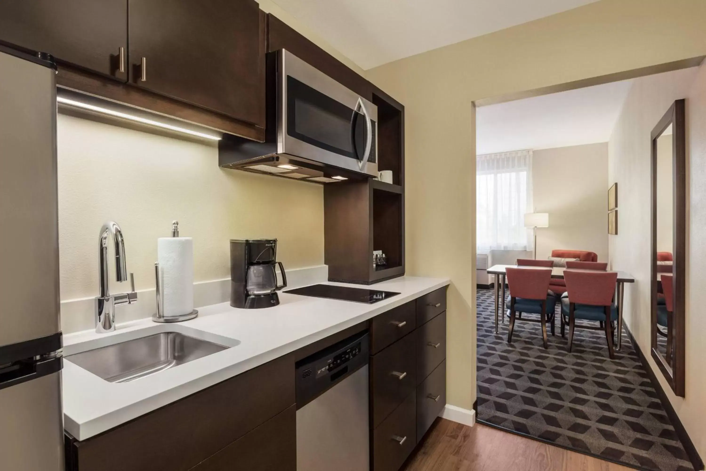 Bedroom, Kitchen/Kitchenette in TownePlace Suites by Marriott Memphis Southaven