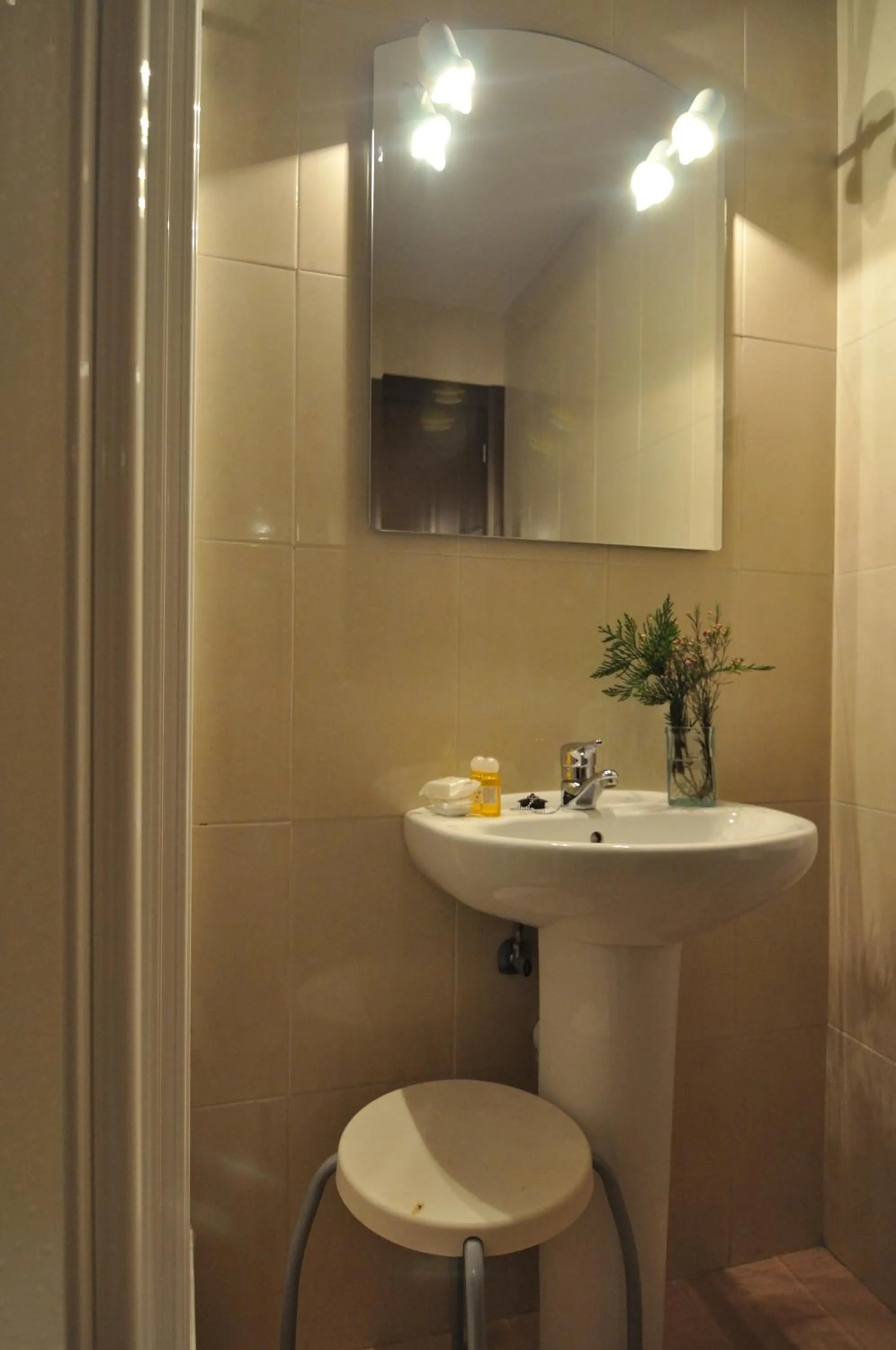 Bathroom in Hostal Ballesta