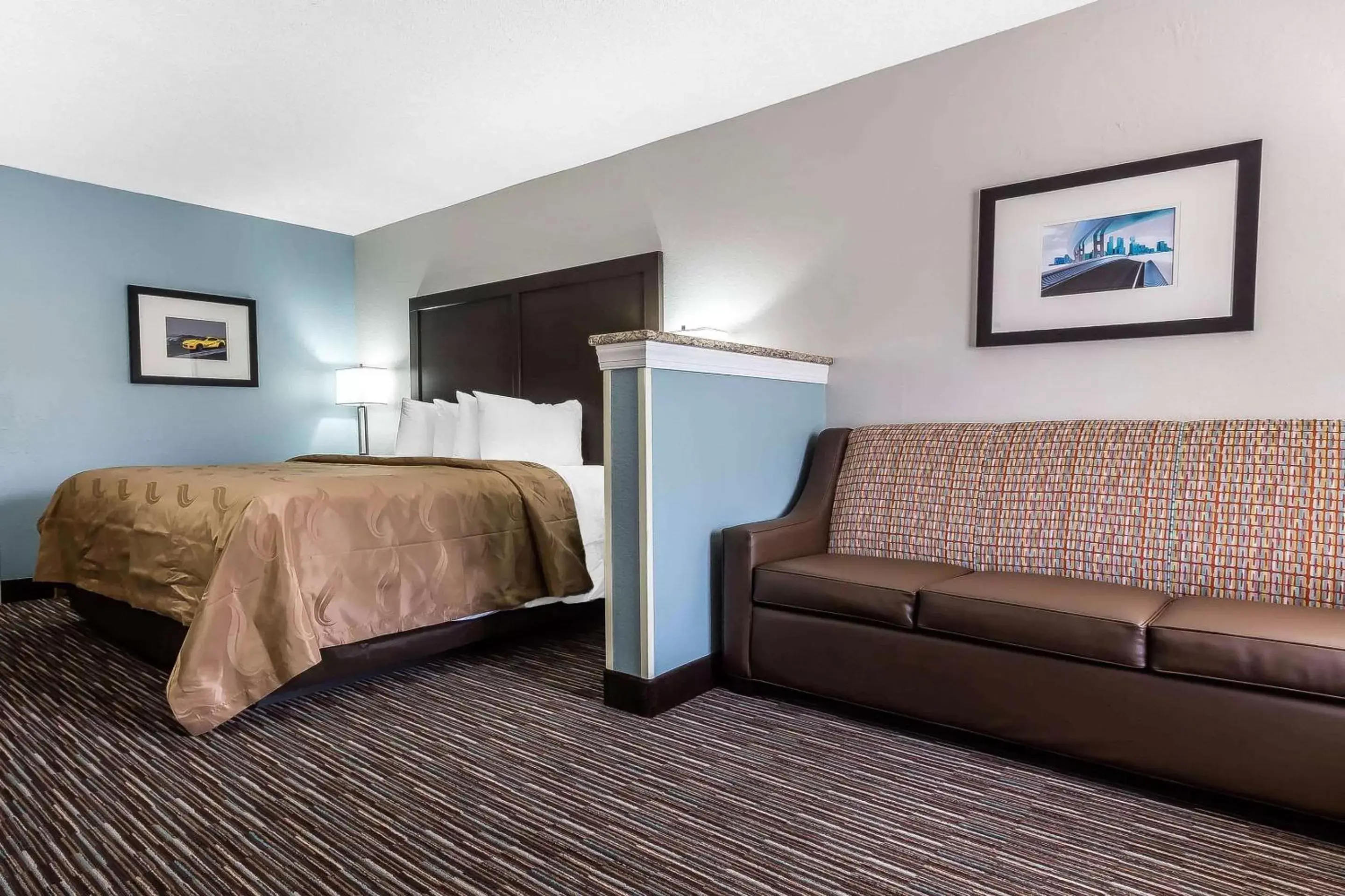 Photo of the whole room, Seating Area in Quality Inn & Suites Mooresville-Lake Norman