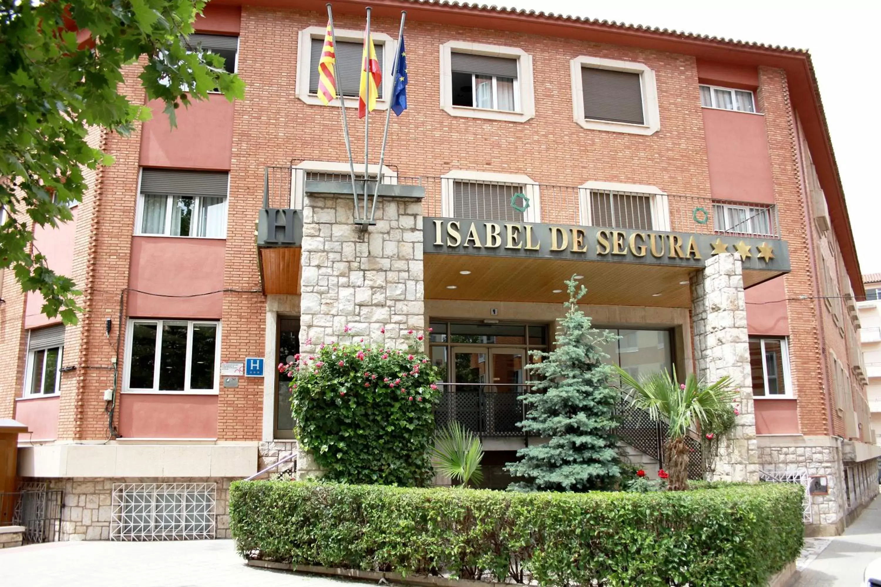 Facade/entrance, Property Building in Hotel Isabel de Segura