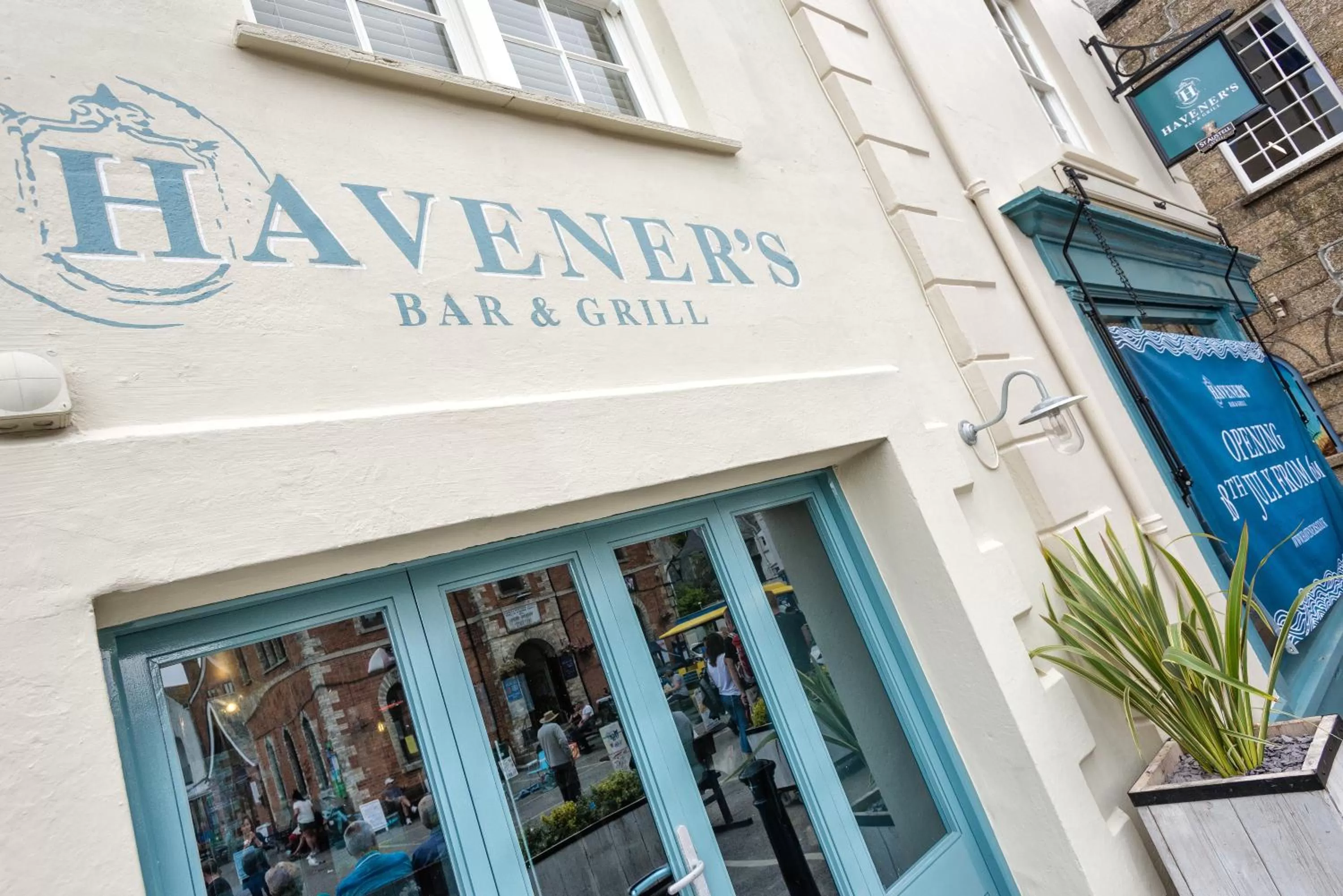 Facade/entrance in Havener's