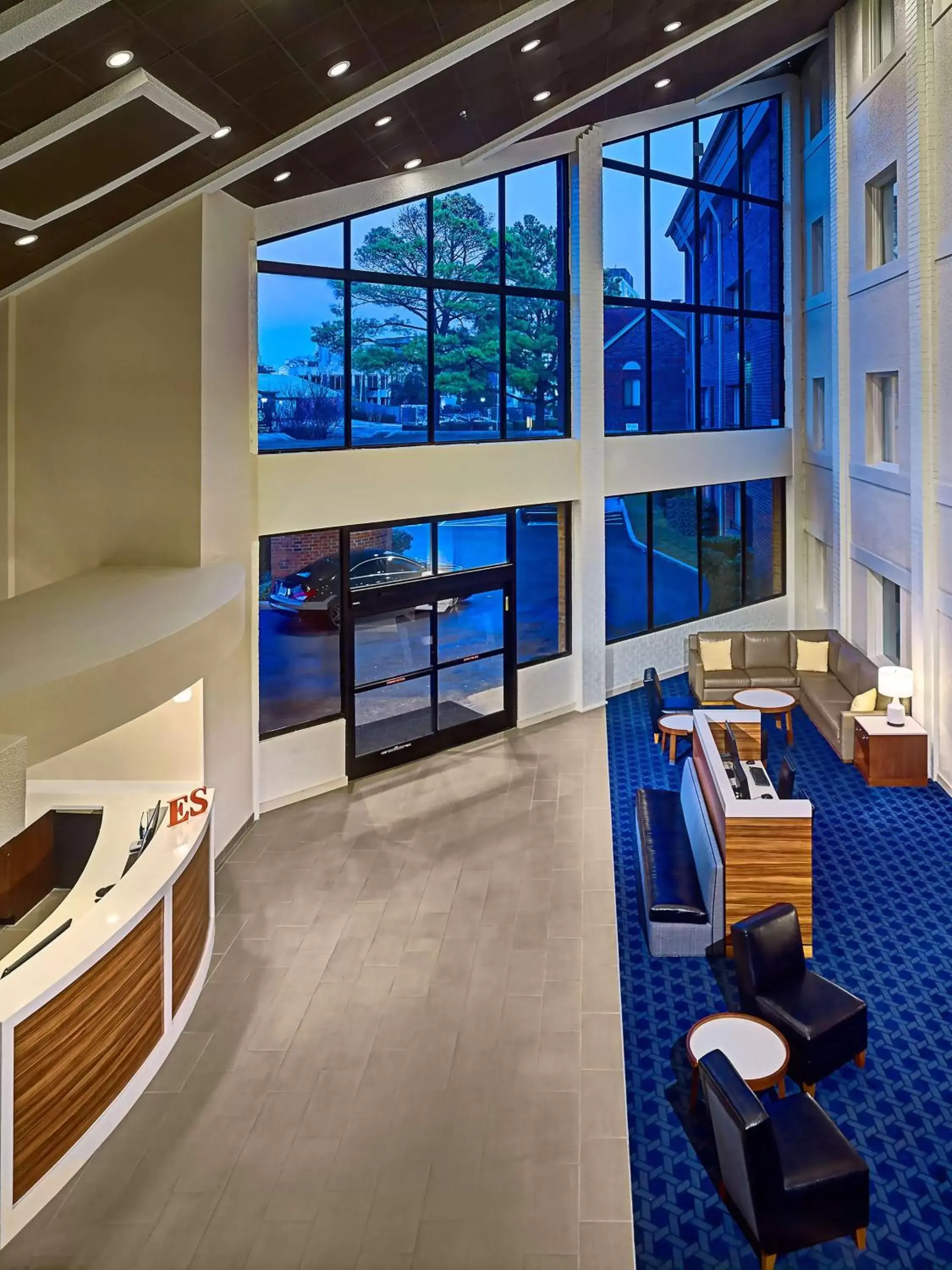 Lobby or reception in Sonesta ES Suites Memphis