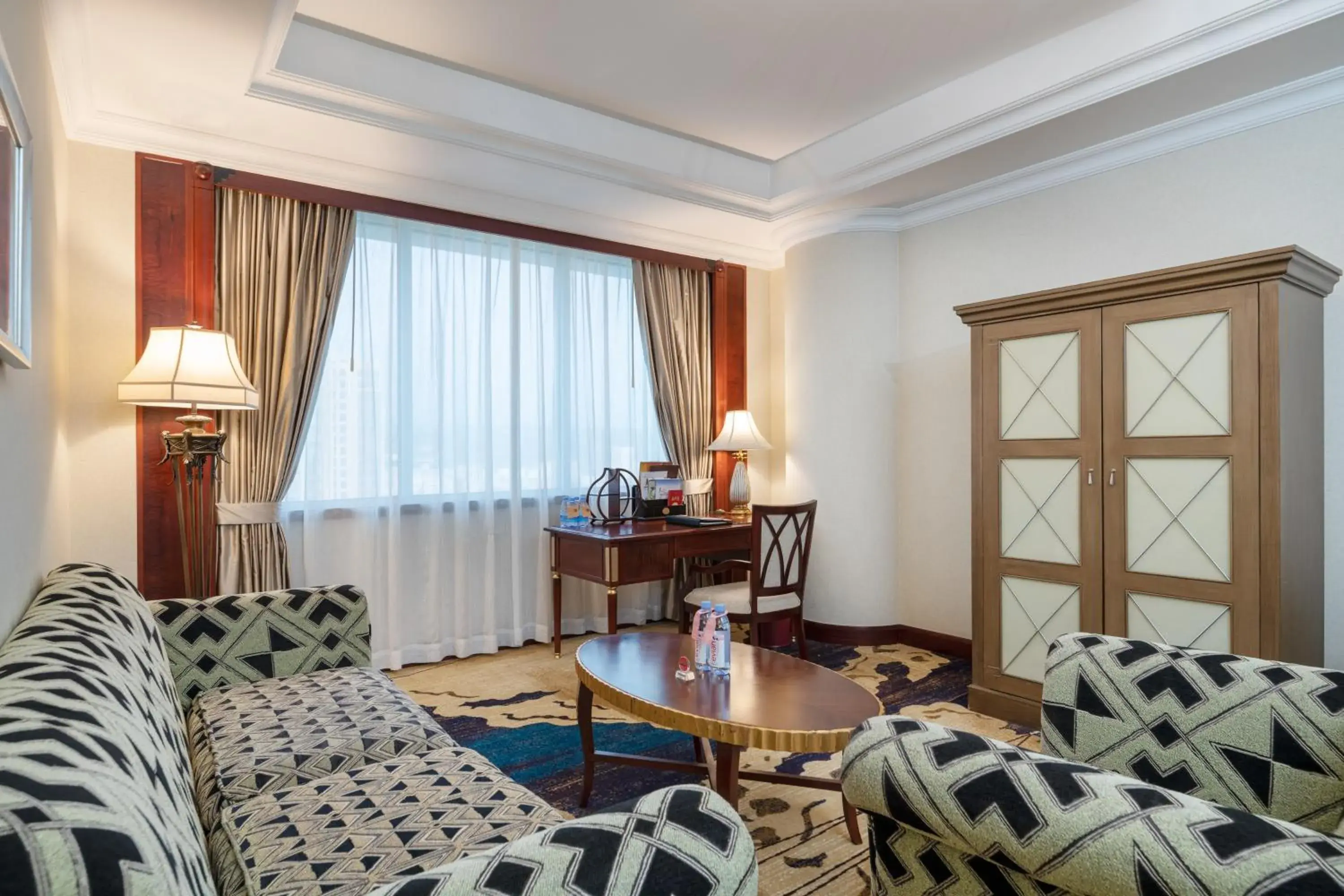 Living room, Seating Area in Regal Palace Hotel