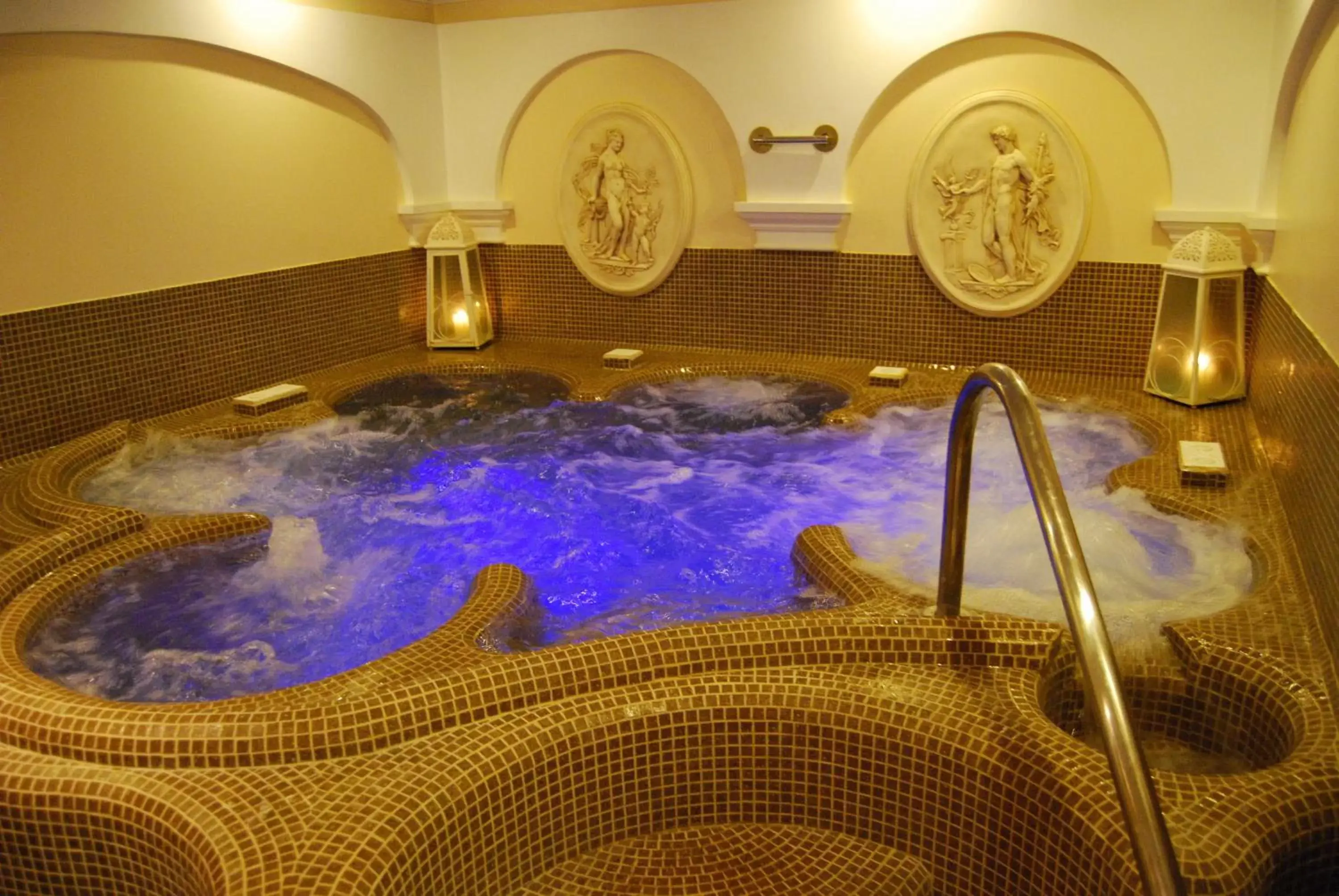 Spa and wellness centre/facilities, Swimming Pool in Garda Sol SPA Hotel & Appartamenti