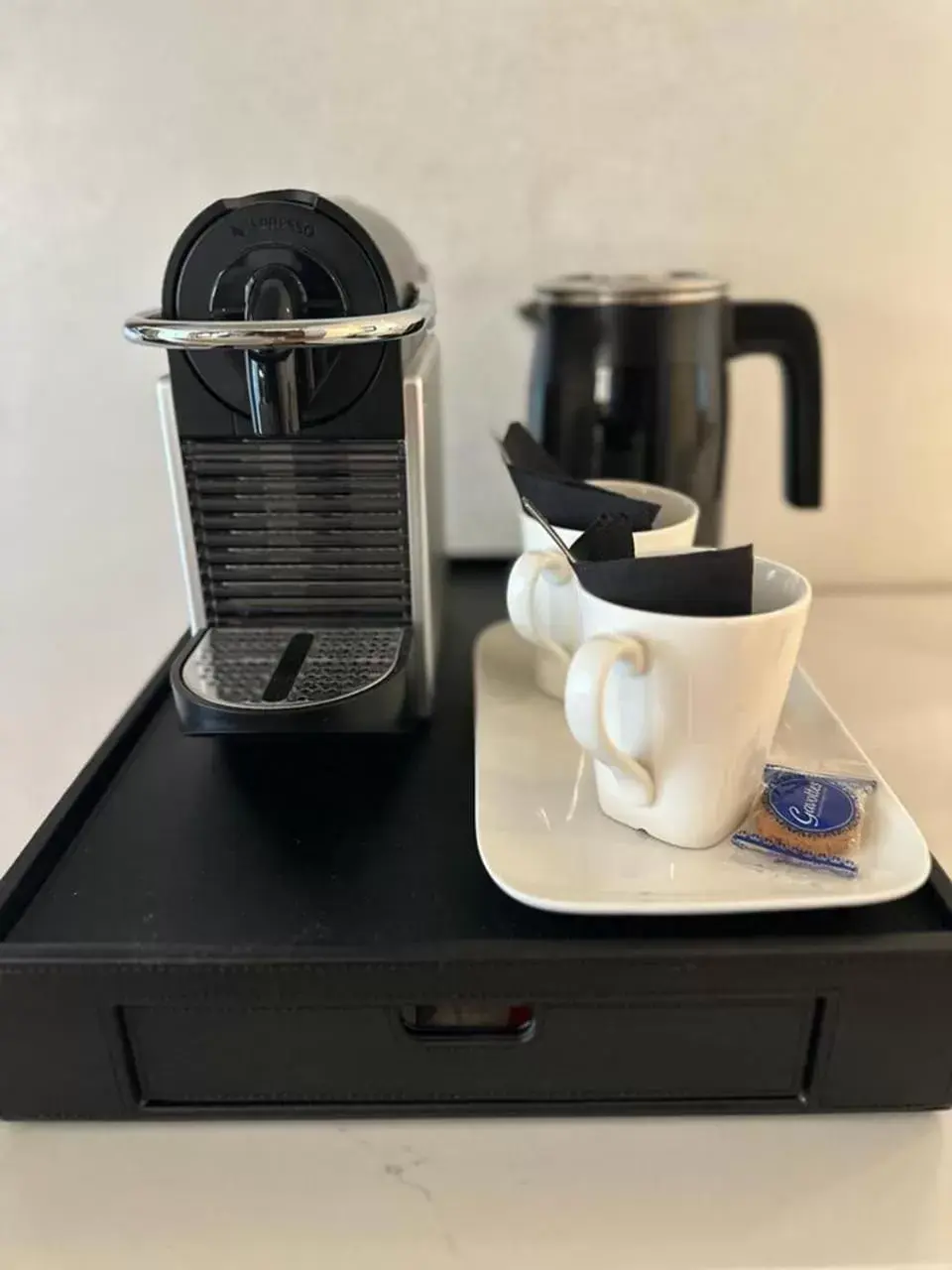 Coffee/tea facilities in CARD Hôtel