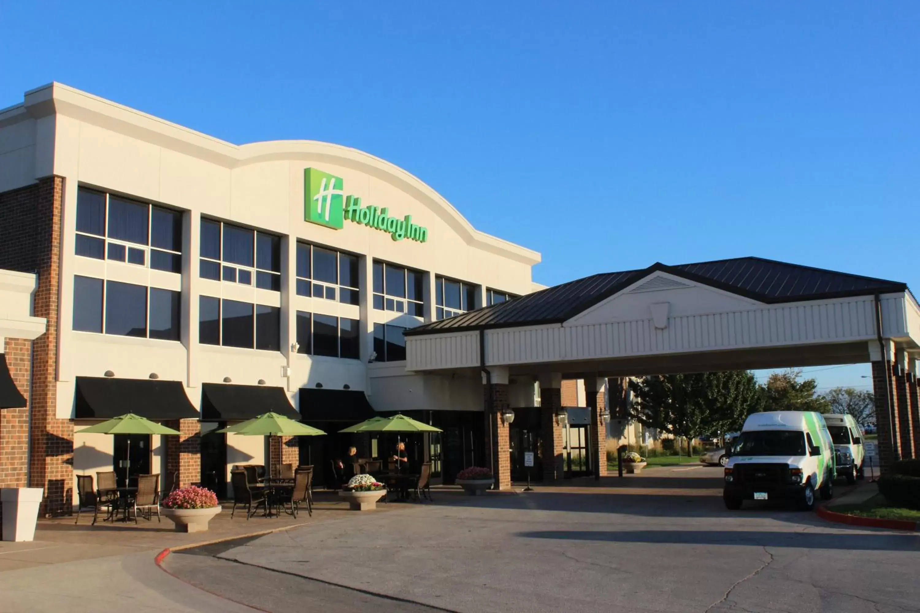 Property building in Holiday Inn Des Moines-Airport Conference Center, an IHG Hotel