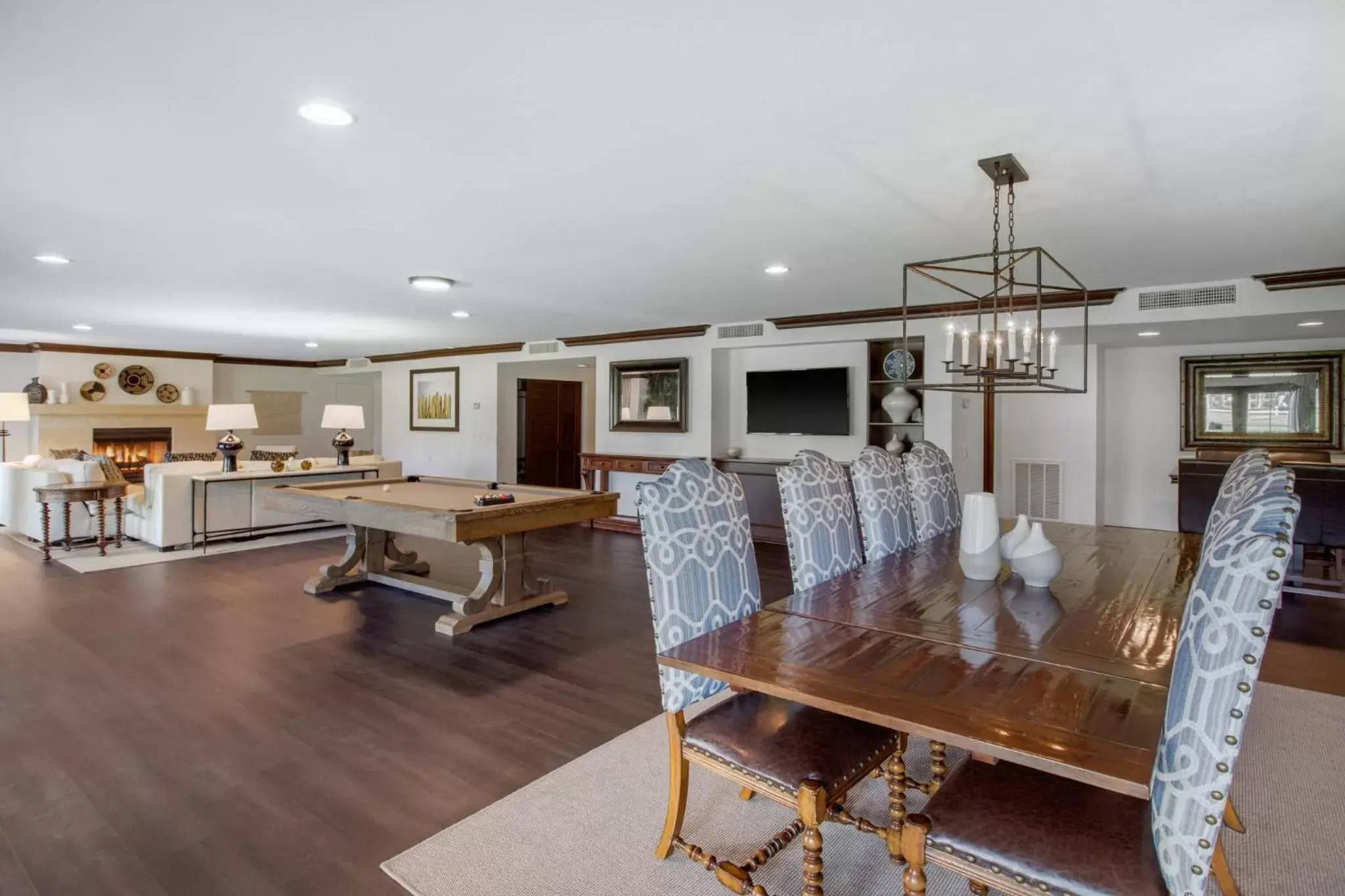 Photo of the whole room, Dining Area in Omni Rancho Las Palmas Resort & Spa