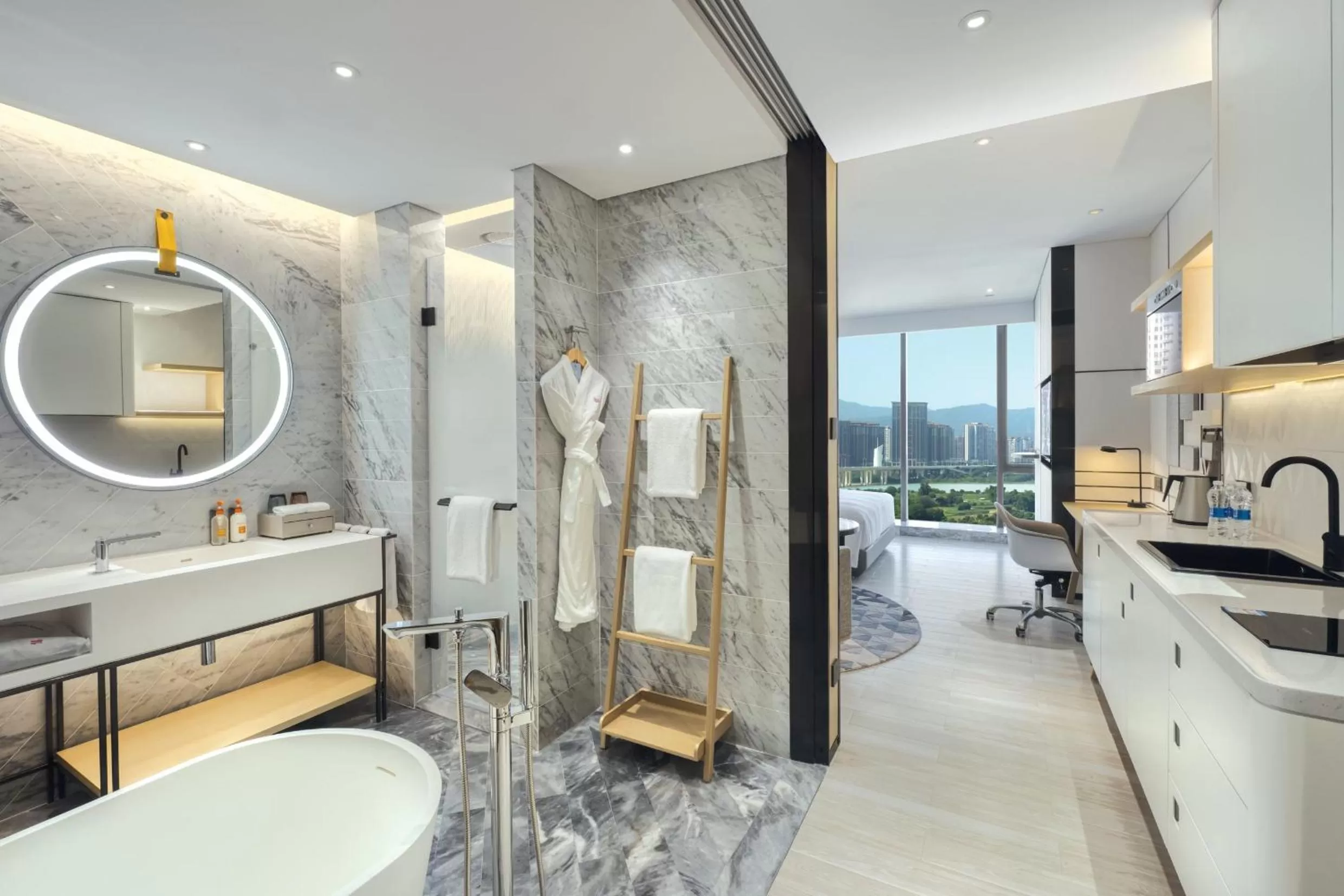 Photo of the whole room in Crowne Plaza Quanzhou Riverview by IHG