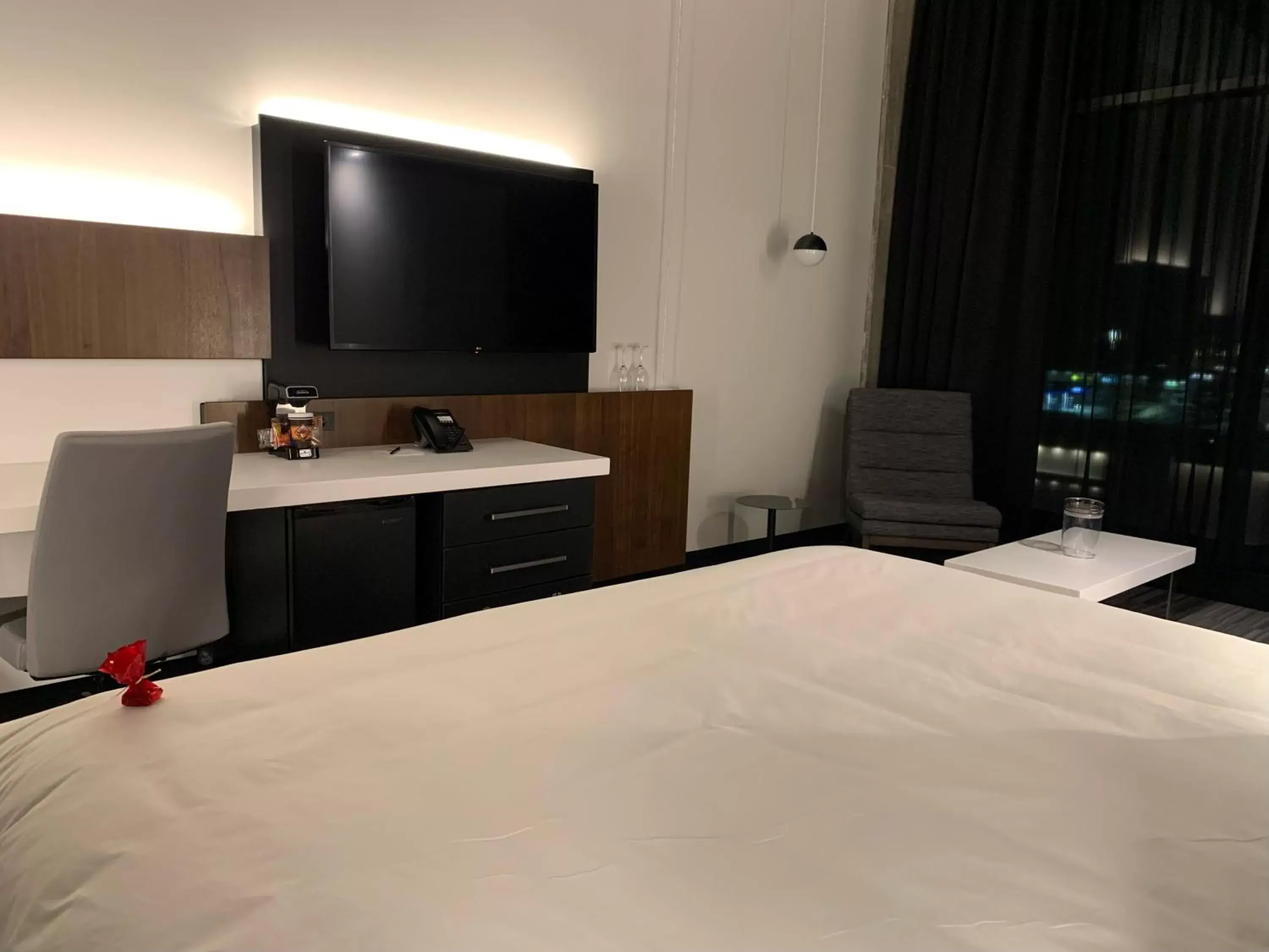 TV and multimedia, Bed in Grand Hotel TiMES Blainville-Mirabel