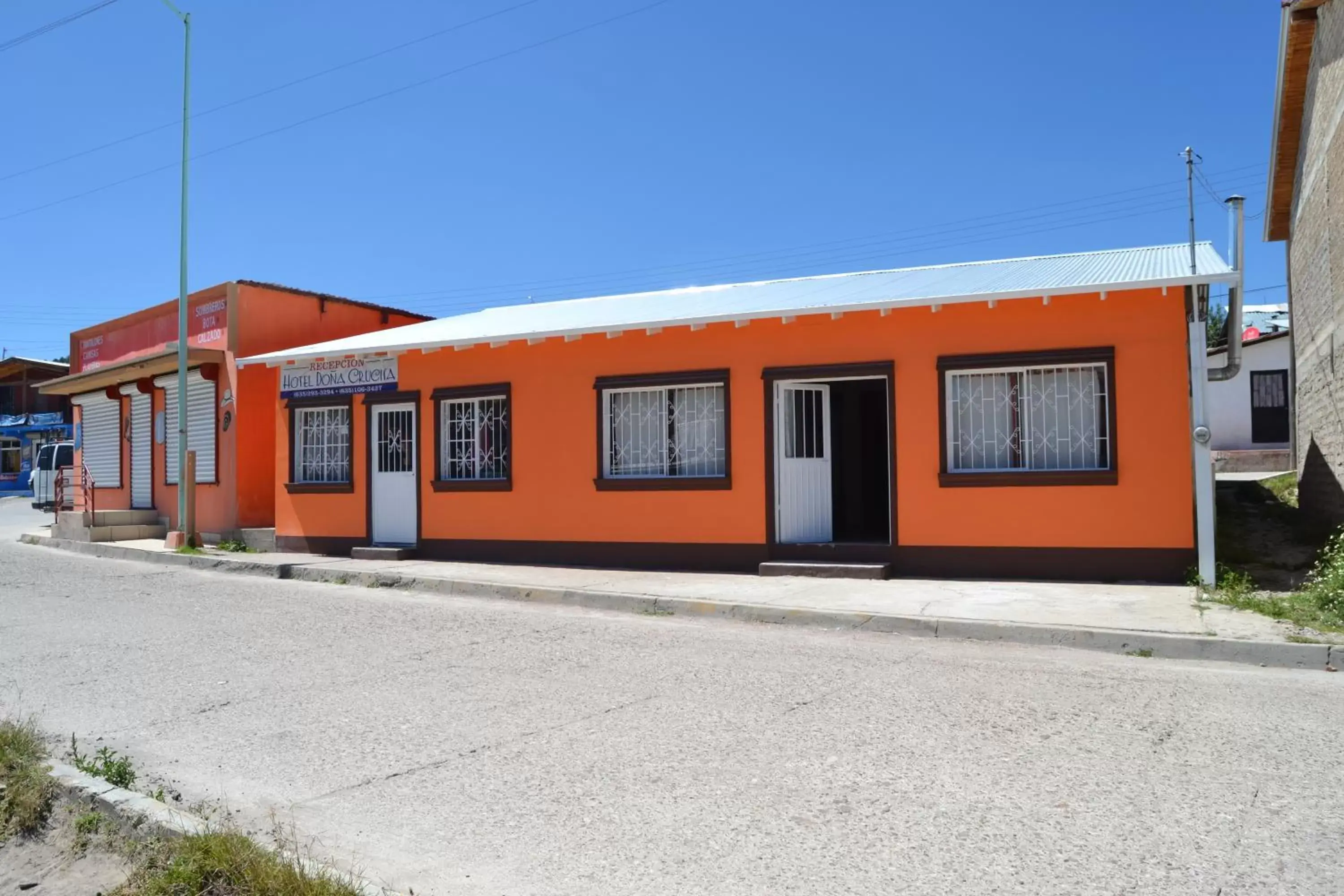 Property Building in Hotel Doña Crucita