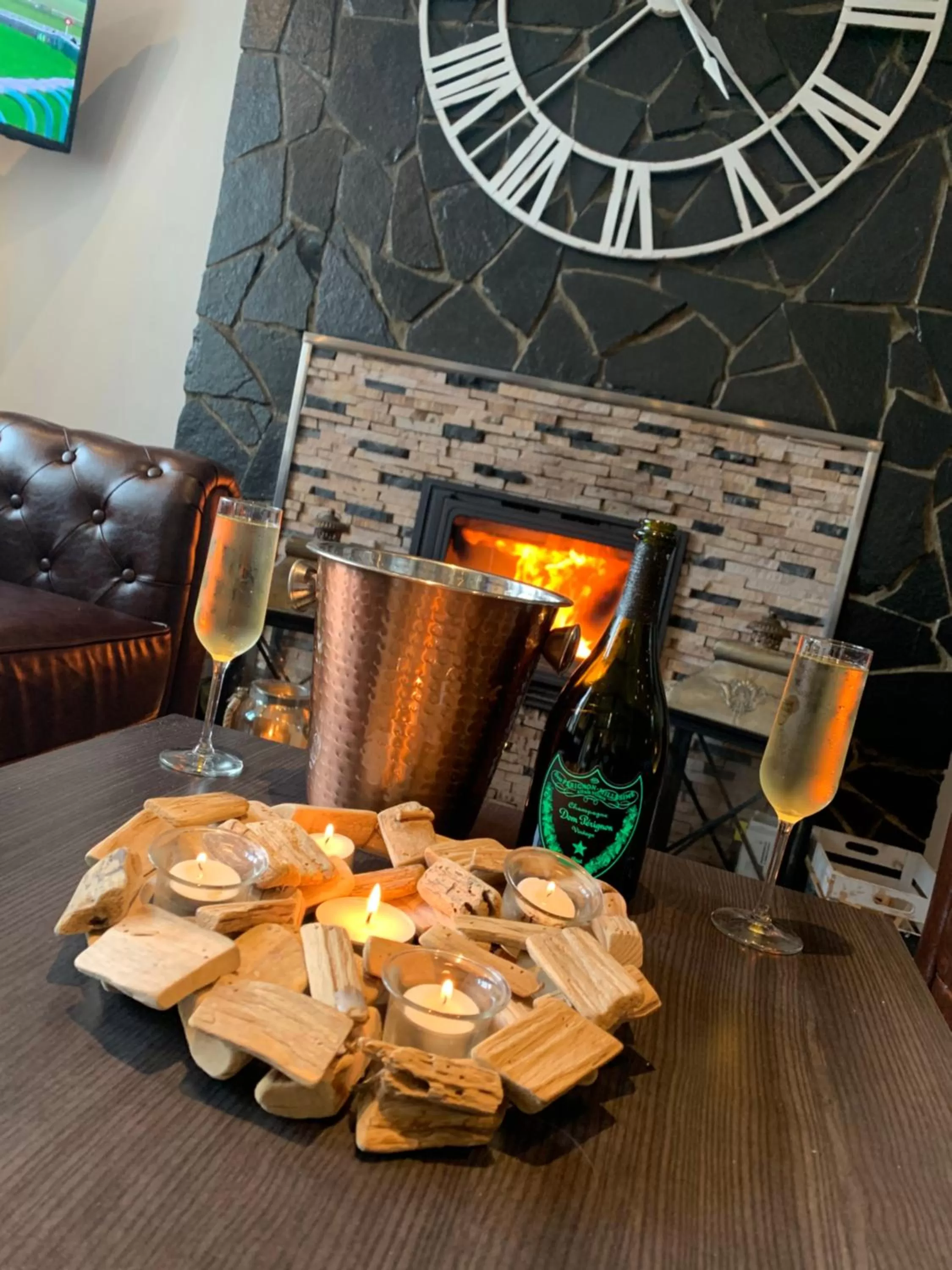 Restaurant/places to eat in Bennetts Hotel