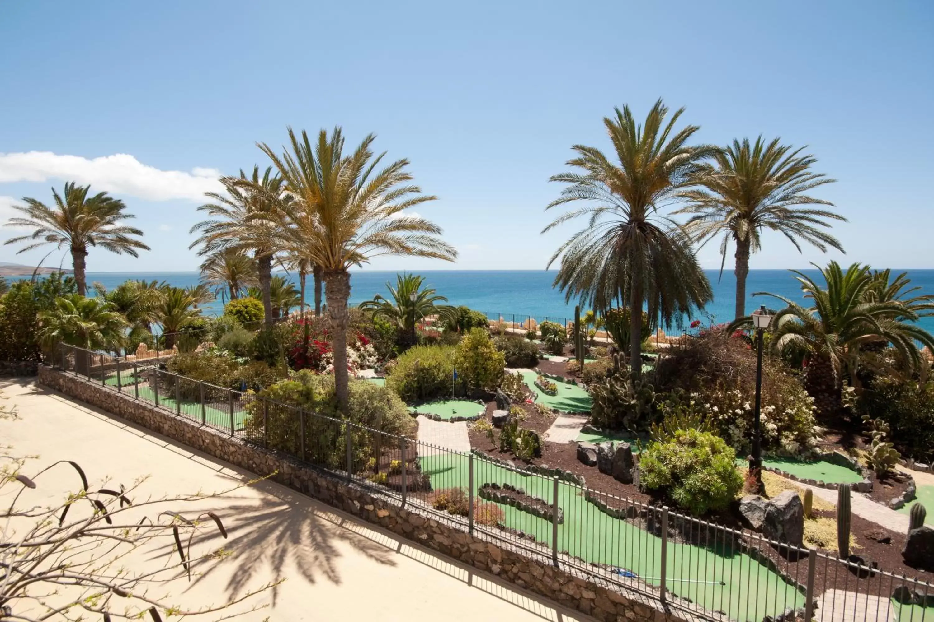 Minigolf, Pool View in R2 Rio Calma