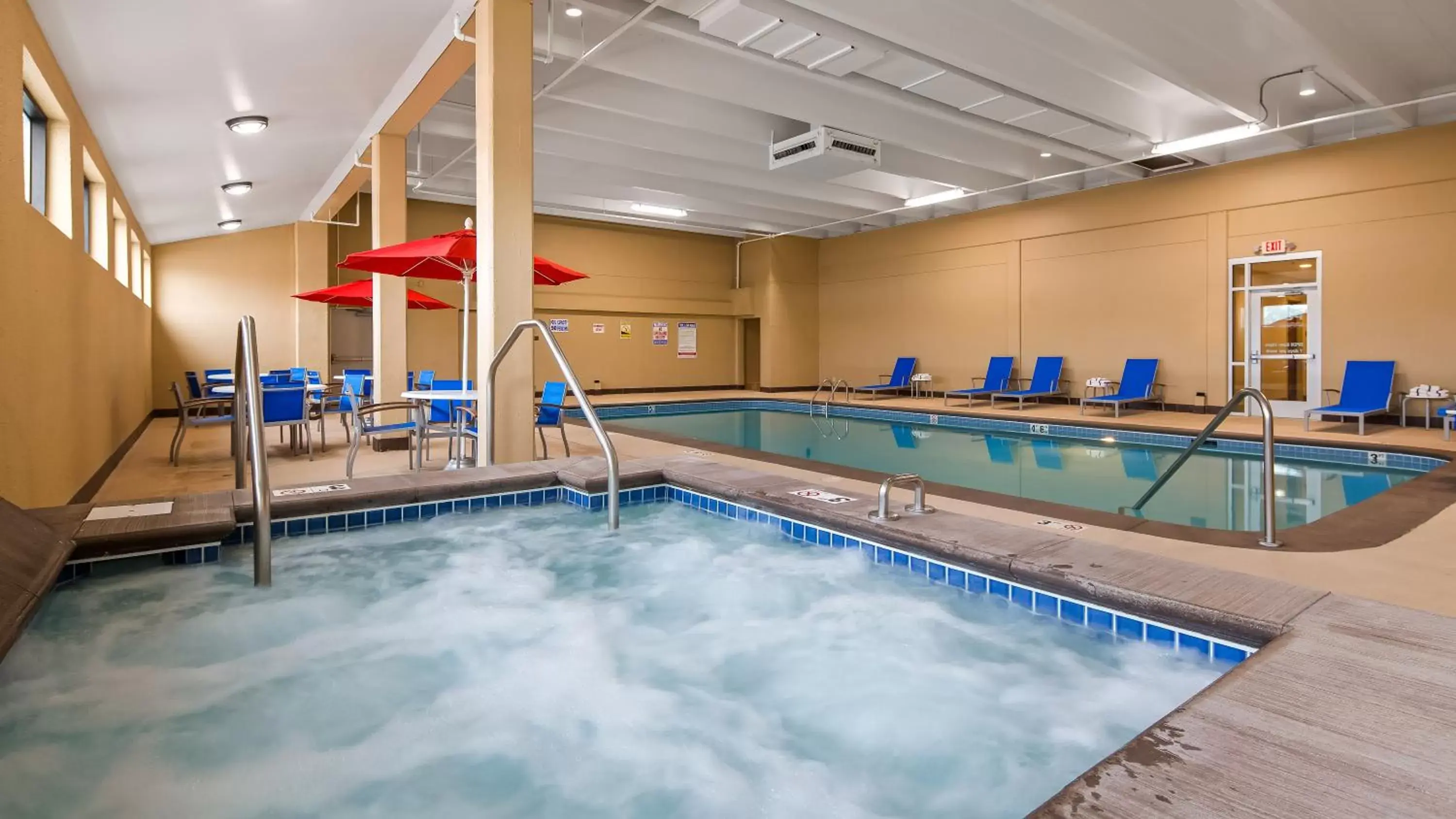 Swimming pool in Radisson Hotel St Paul Downtown Swimming pool in Radisson Hotel St Paul Downtown