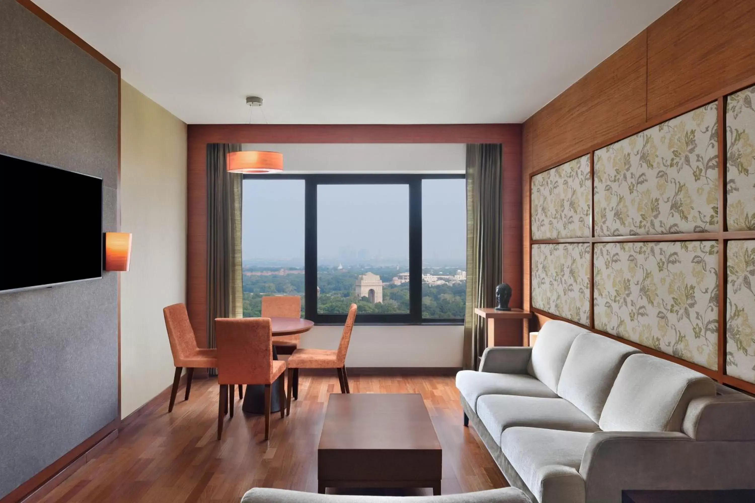 Living room, Seating Area in Le Meridien New Delhi