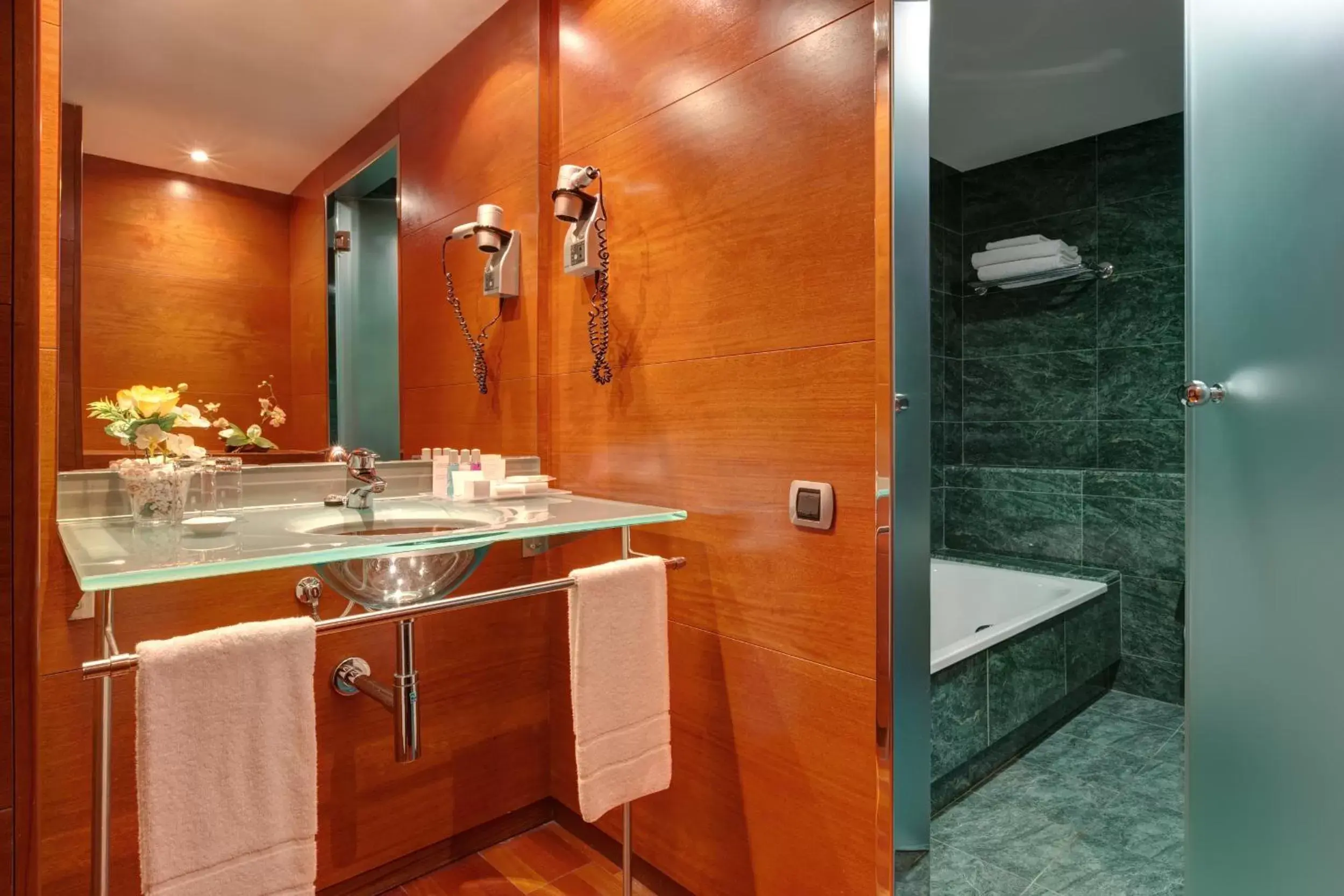 Bathroom in Acevi Villarroel