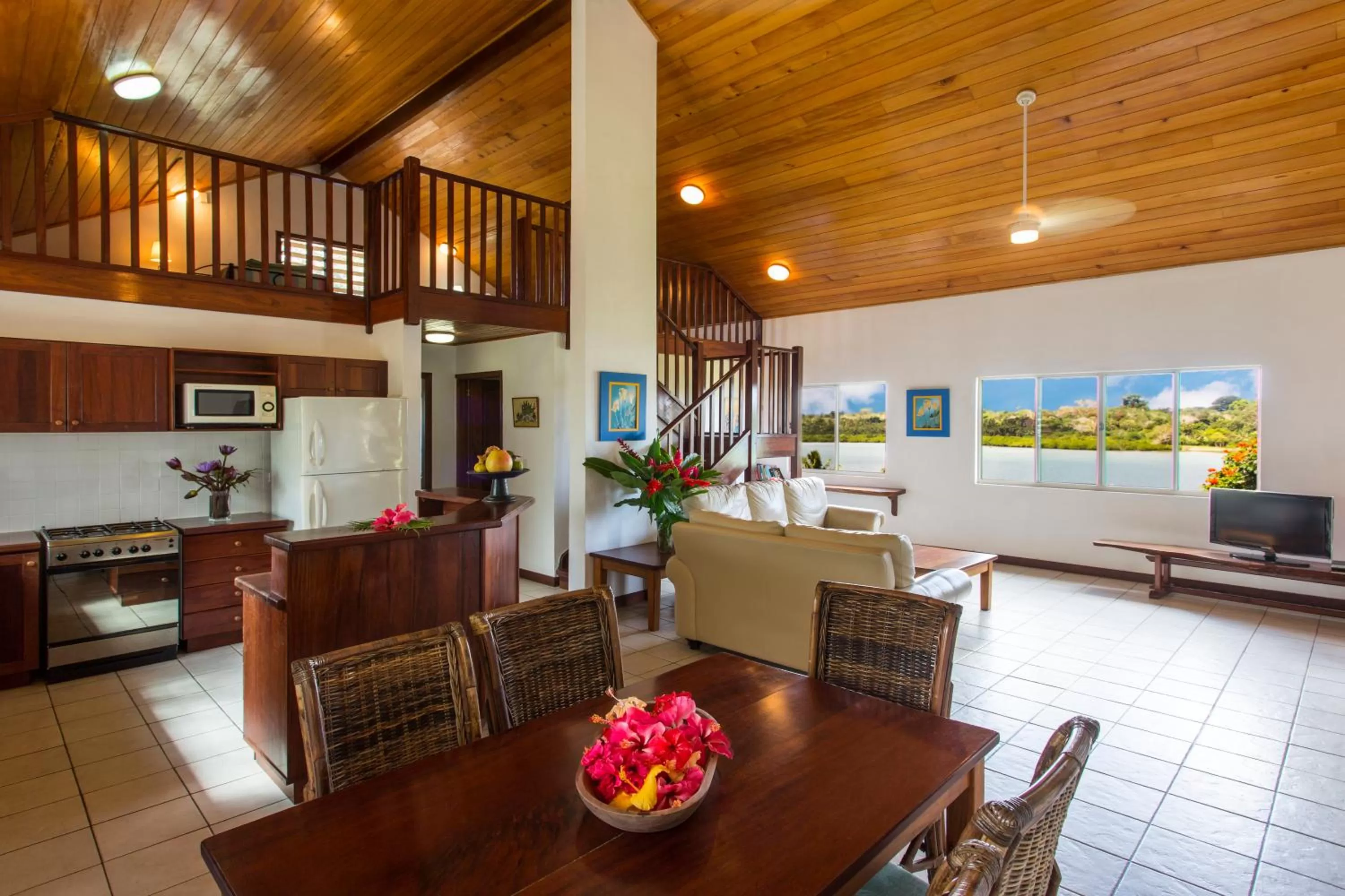 Dining area in Poppy's on the Lagoon