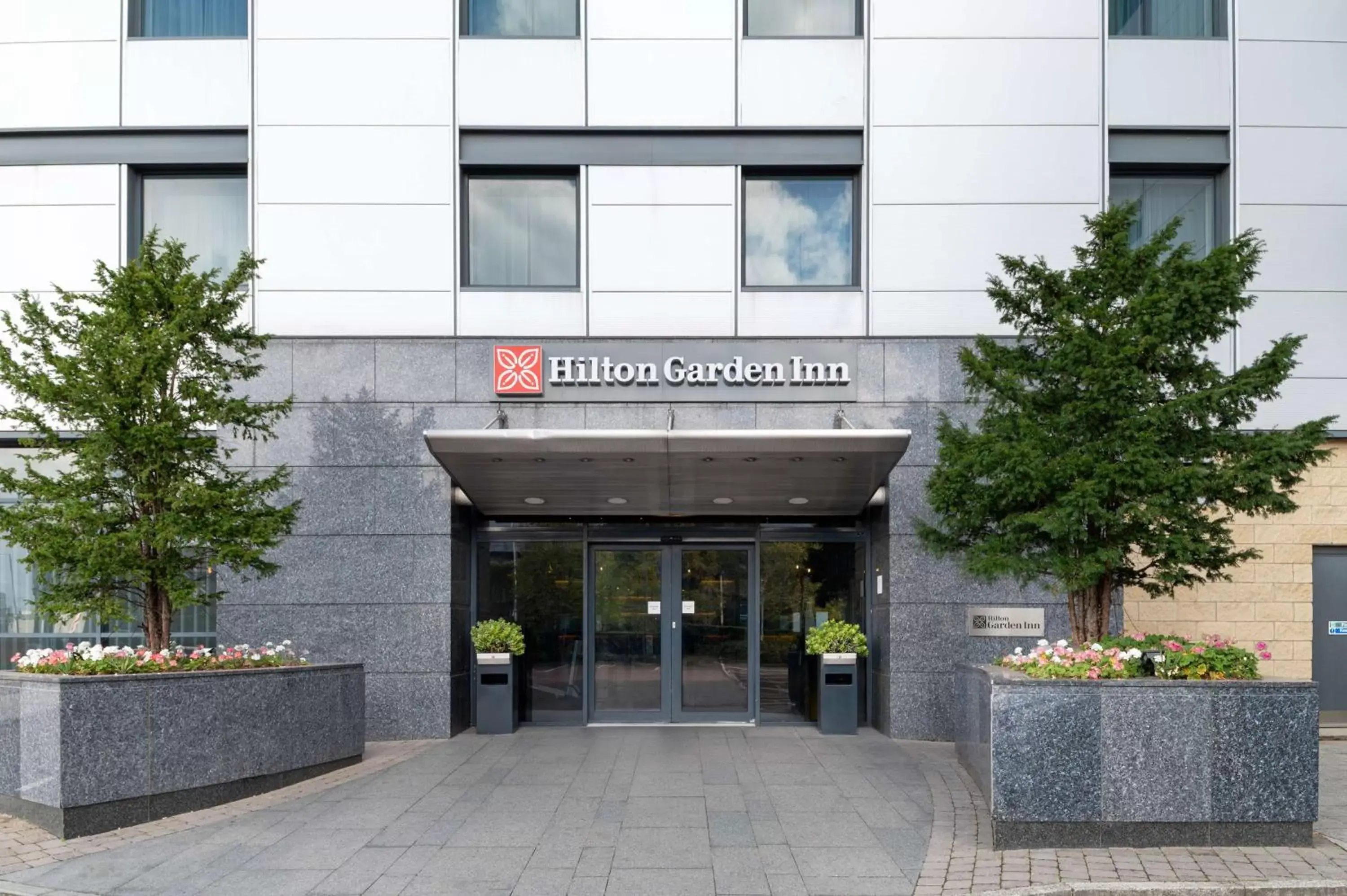 Property building in Hilton Garden Inn London Heathrow Airport Property building in Hilton Garden Inn London Heathrow Airport