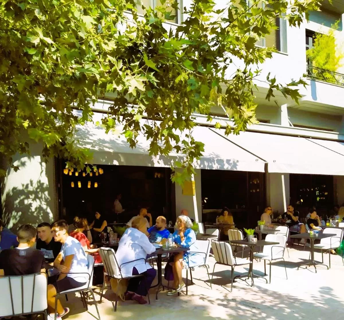 Restaurant/places to eat in AthINN Residence