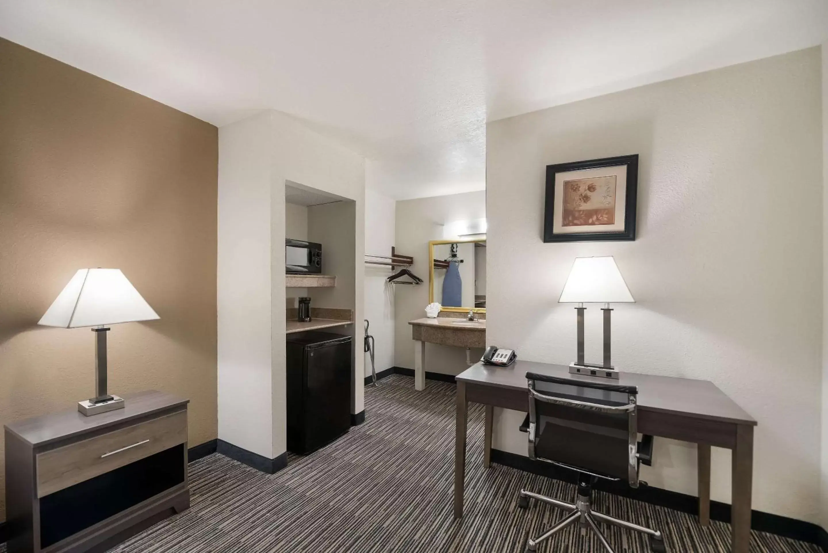 Bedroom in Quality Inn & Suites Lufkin Bedroom in Quality Inn & Suites Lufkin