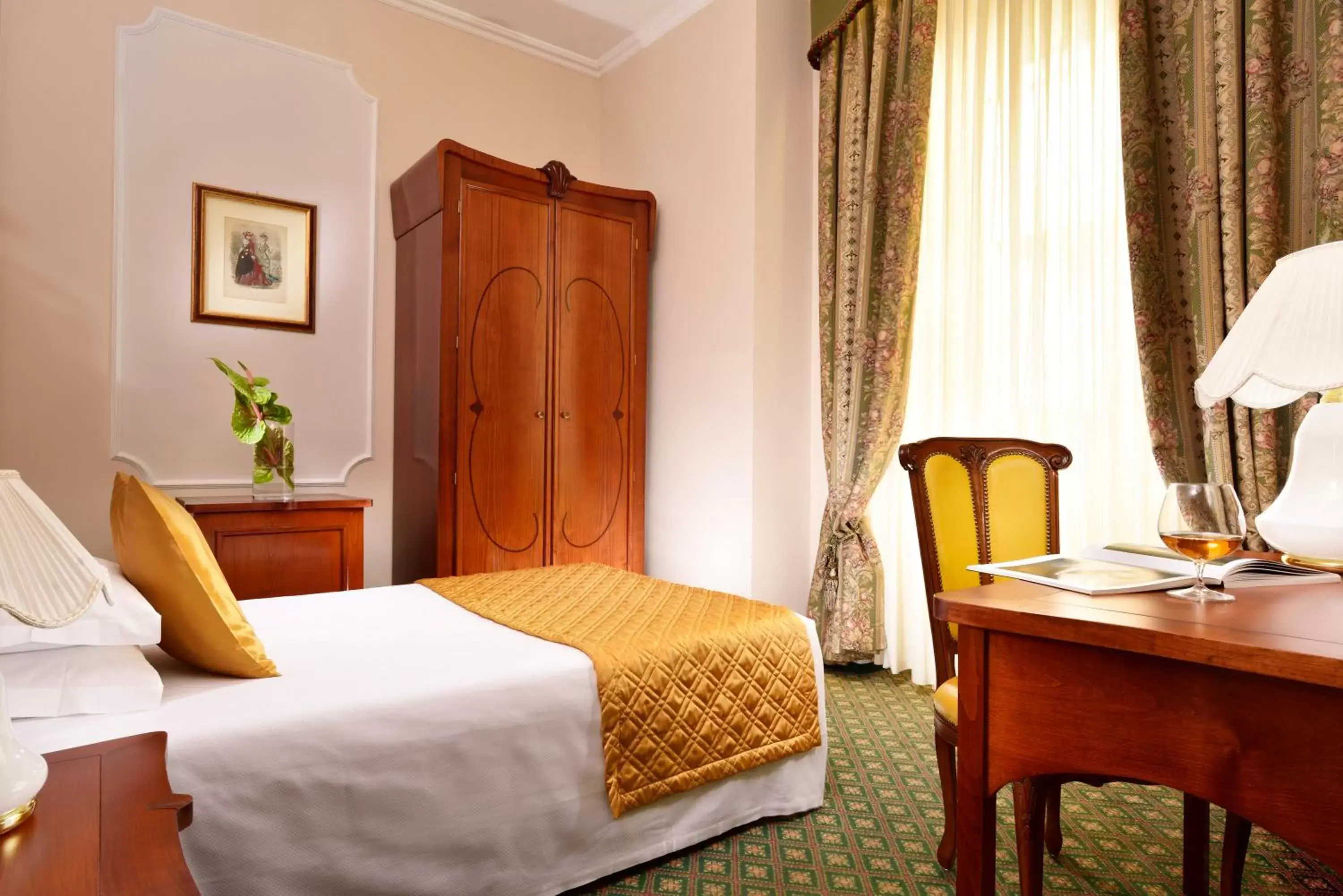 Bedroom, Bed in Hotel Berchielli