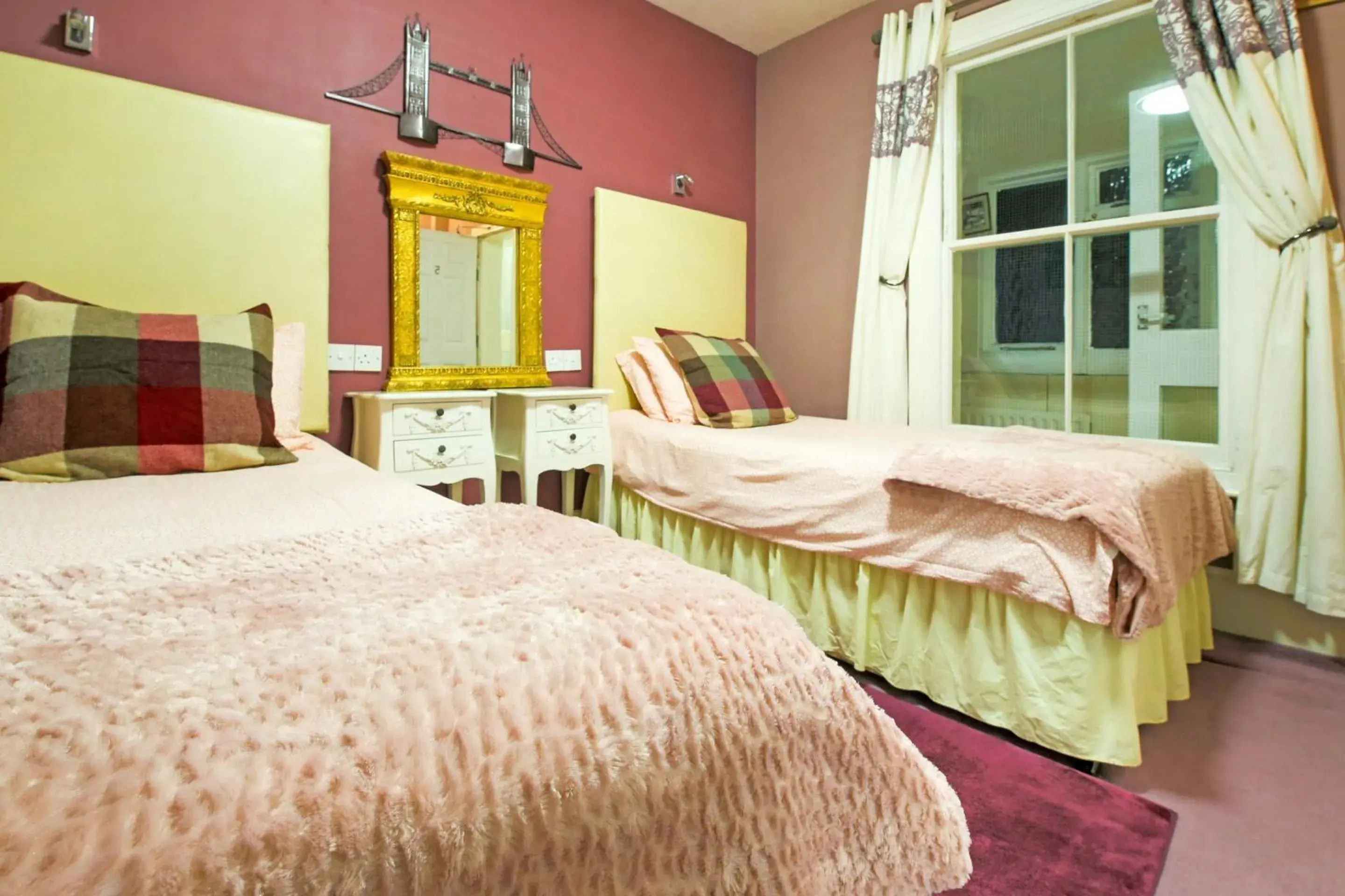 Bedroom in OYO Hotel Mj Kingsway, Cleethorpes Seafront
