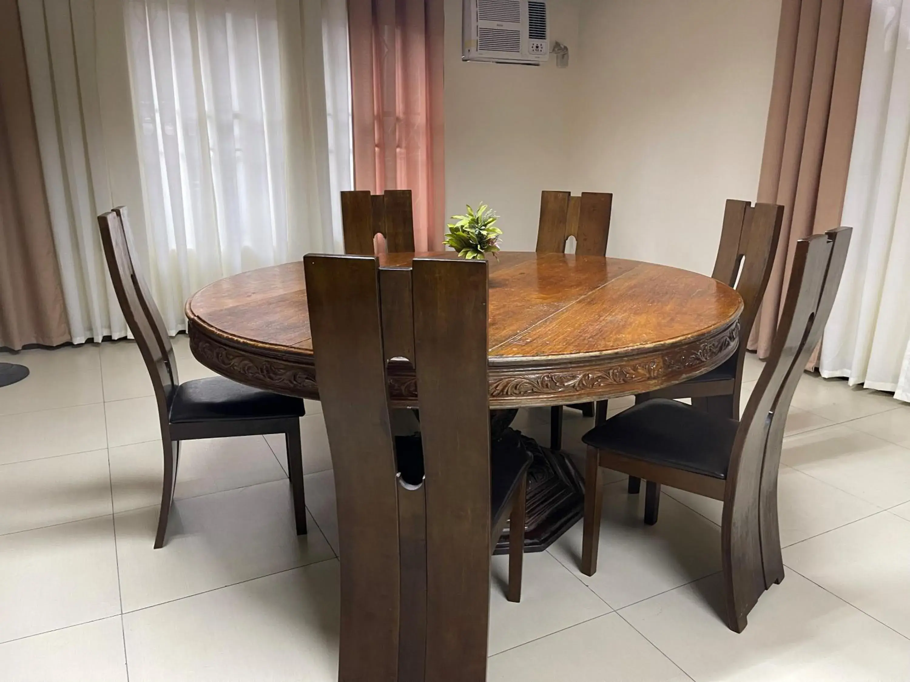 Dining Area in 1888 Staycation Inn by Cocotel