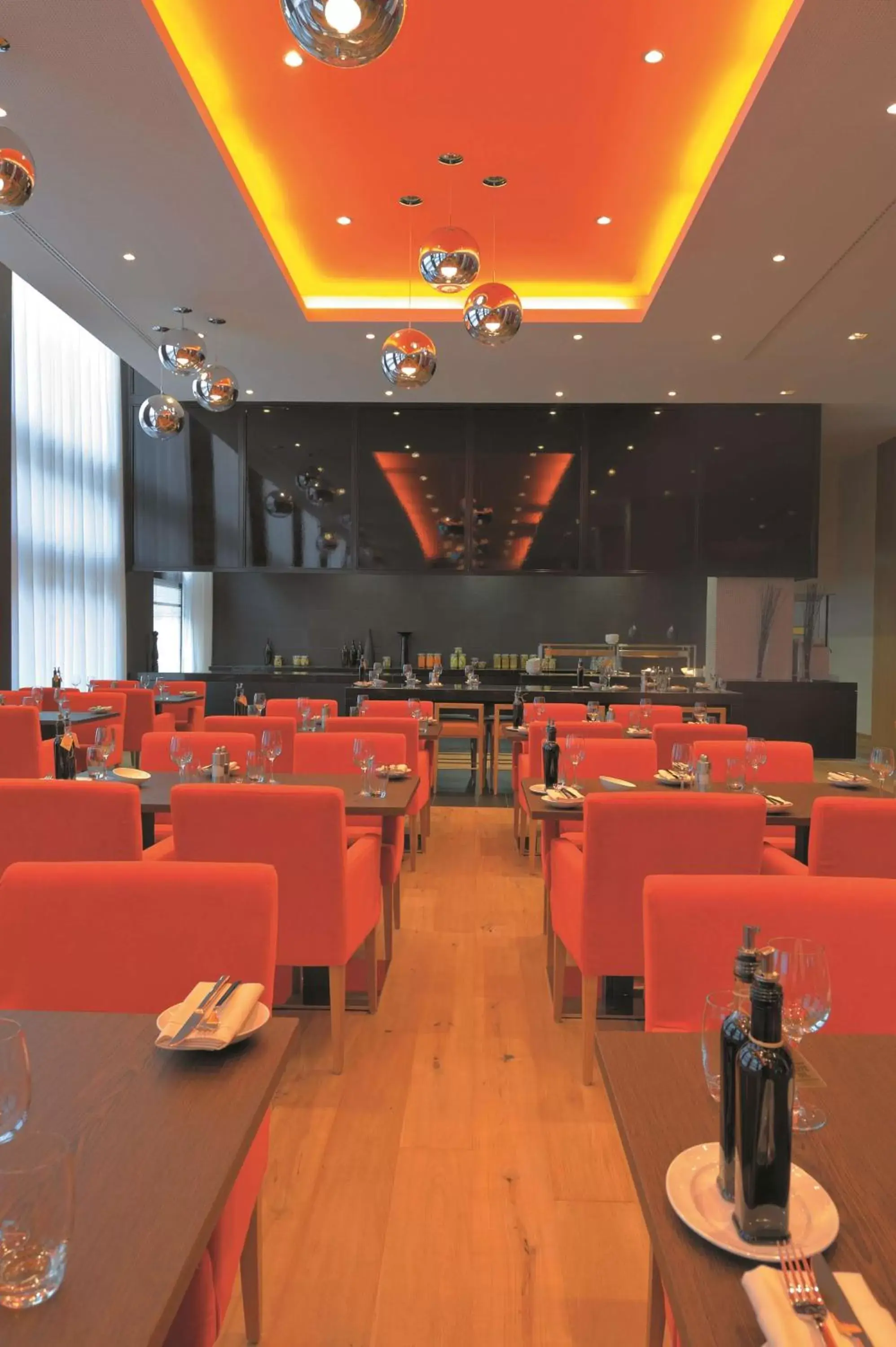 Restaurant/Places to Eat in Radisson Blu Hotel Zurich Airport