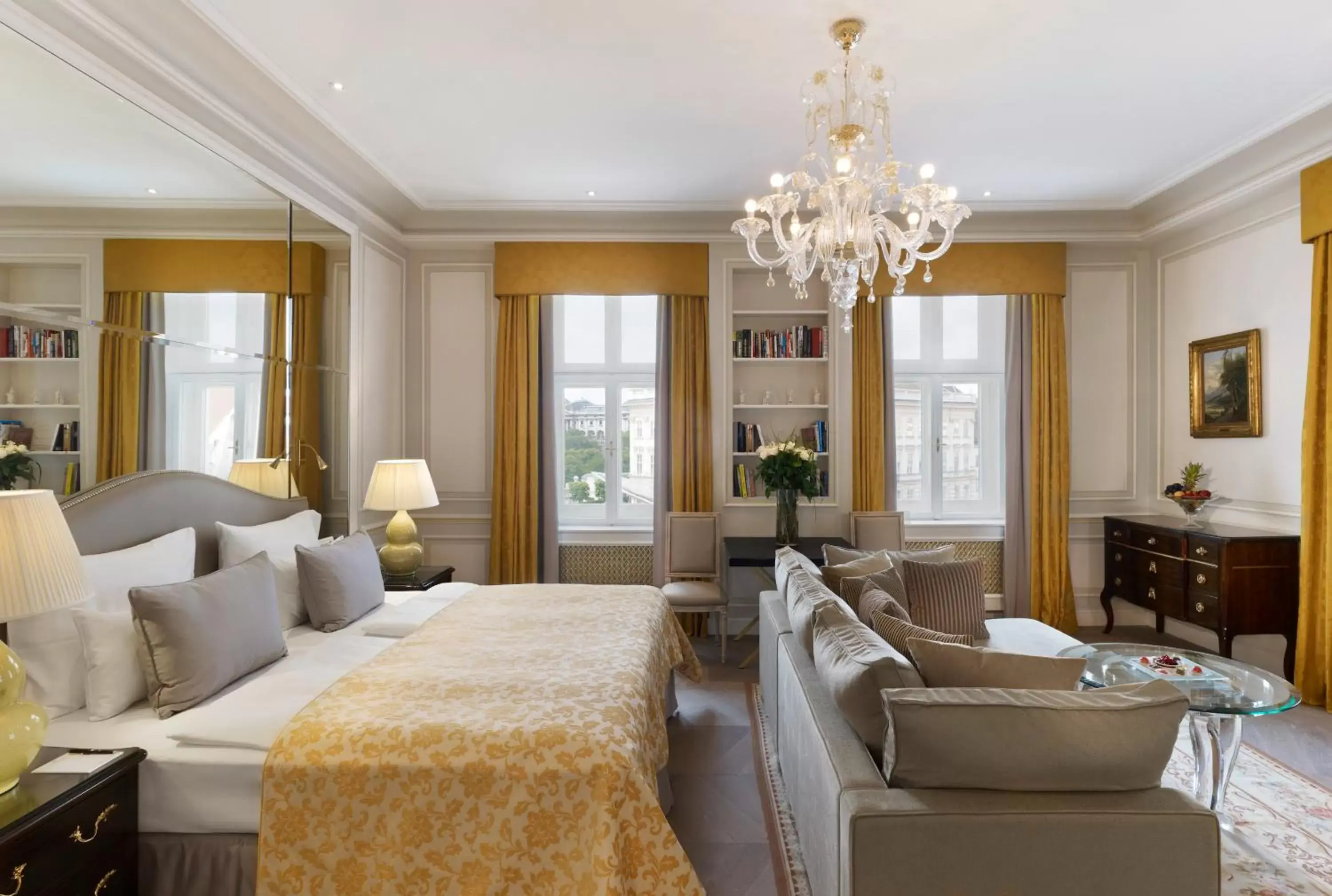 Photo of the whole room, Seating Area in Hotel Sacher Wien