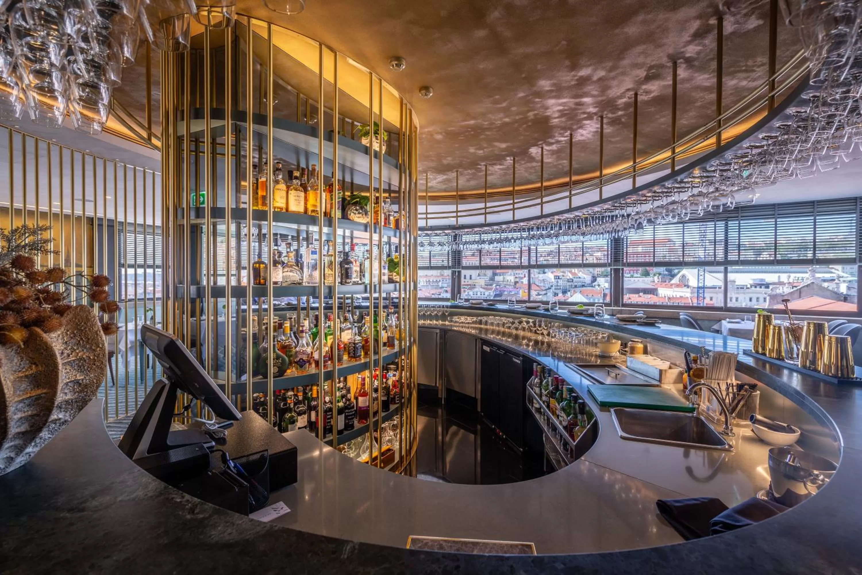 Lunch in Hotel Mundial