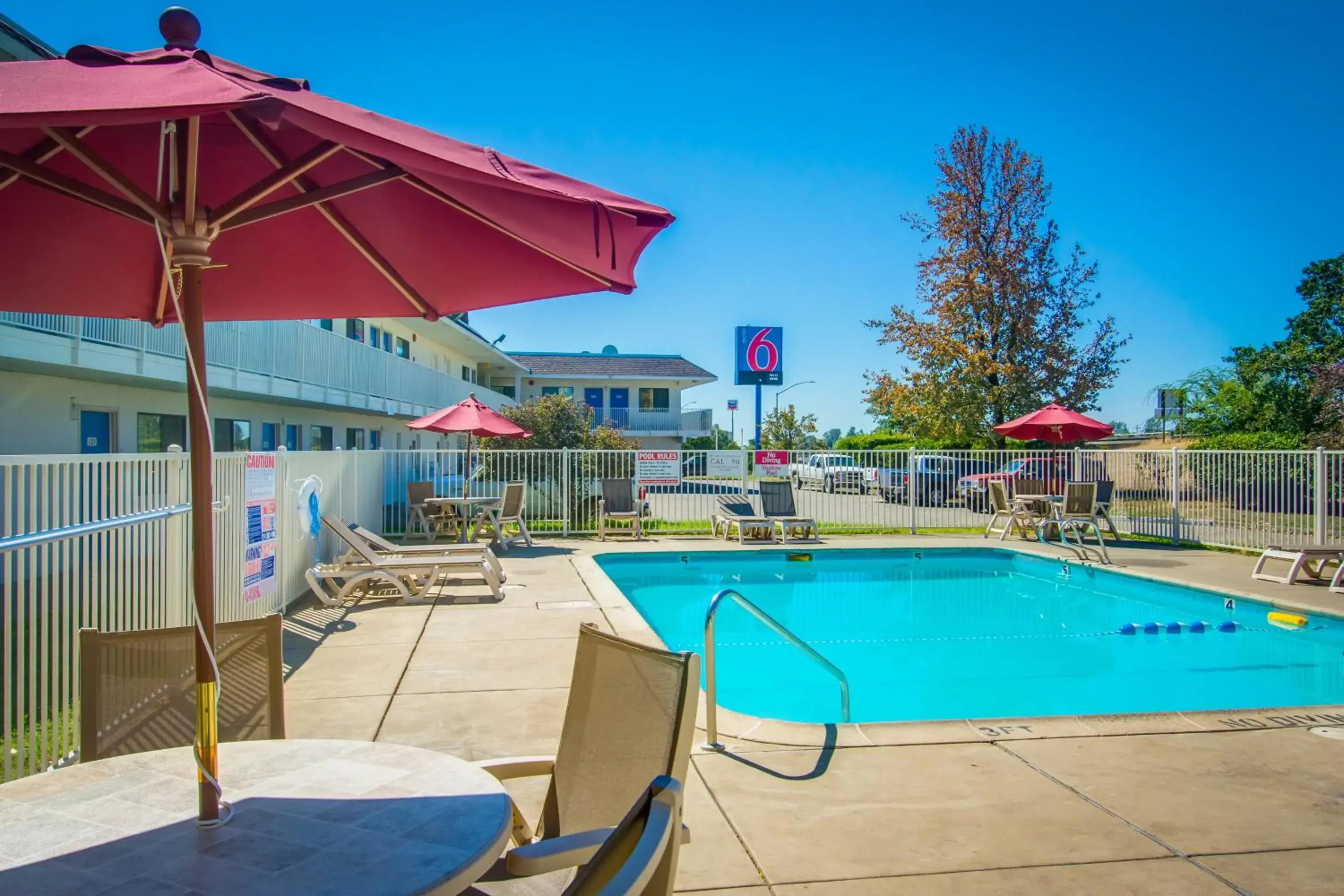Swimming pool in Motel 6-Redding, CA - North Swimming pool in Motel 6-Redding, CA - North