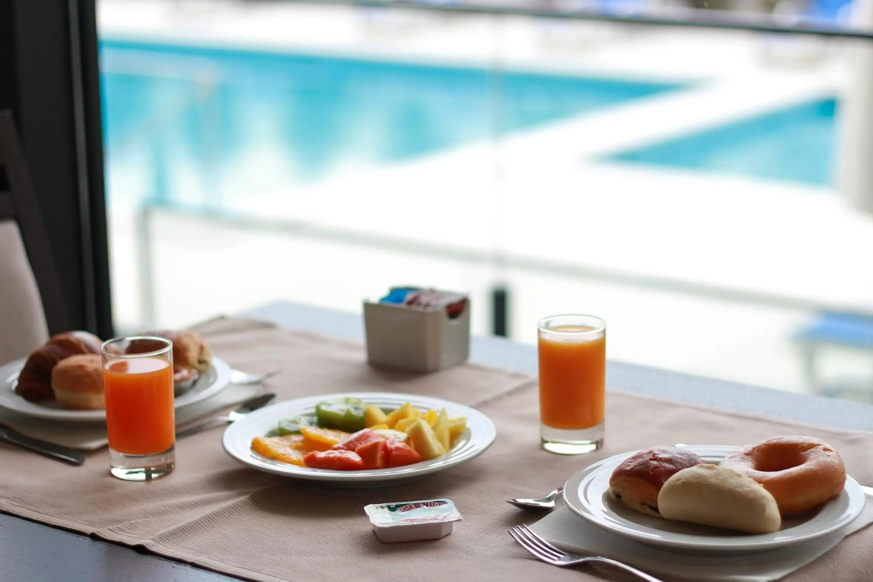 Continental breakfast in Hotel Monte Lírio
