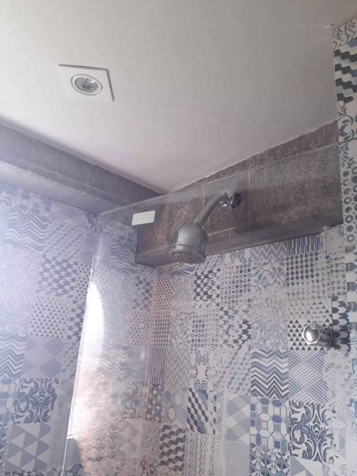 Shower in Sonia Flat Tambaú - Apartamento vista mar no Mano's Royal Hotel