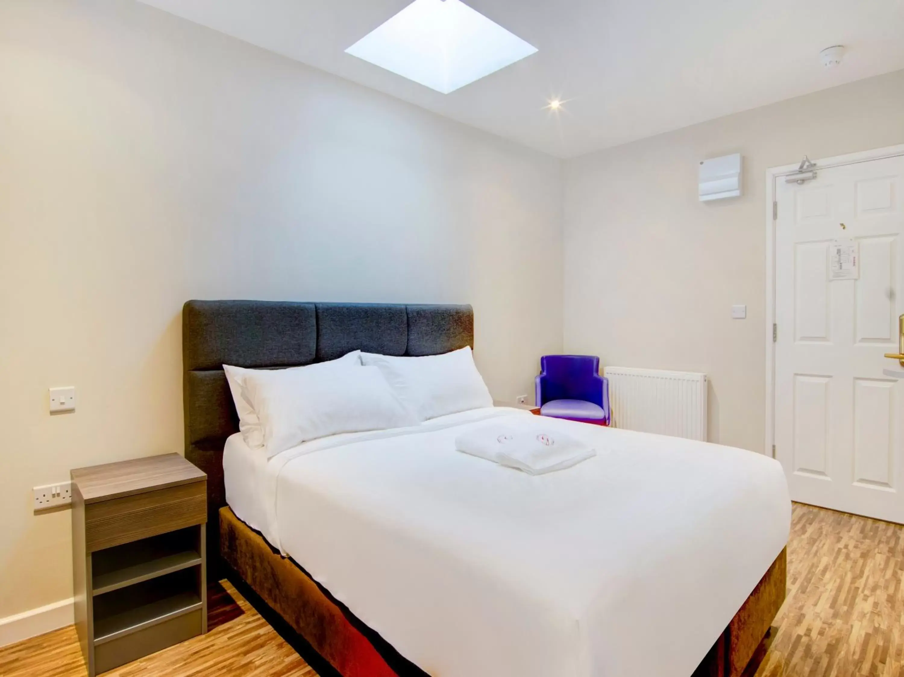 Deluxe Double Suite with Bath in The Gissons Hotel Deluxe Double Suite with Bath in The Gissons Hotel